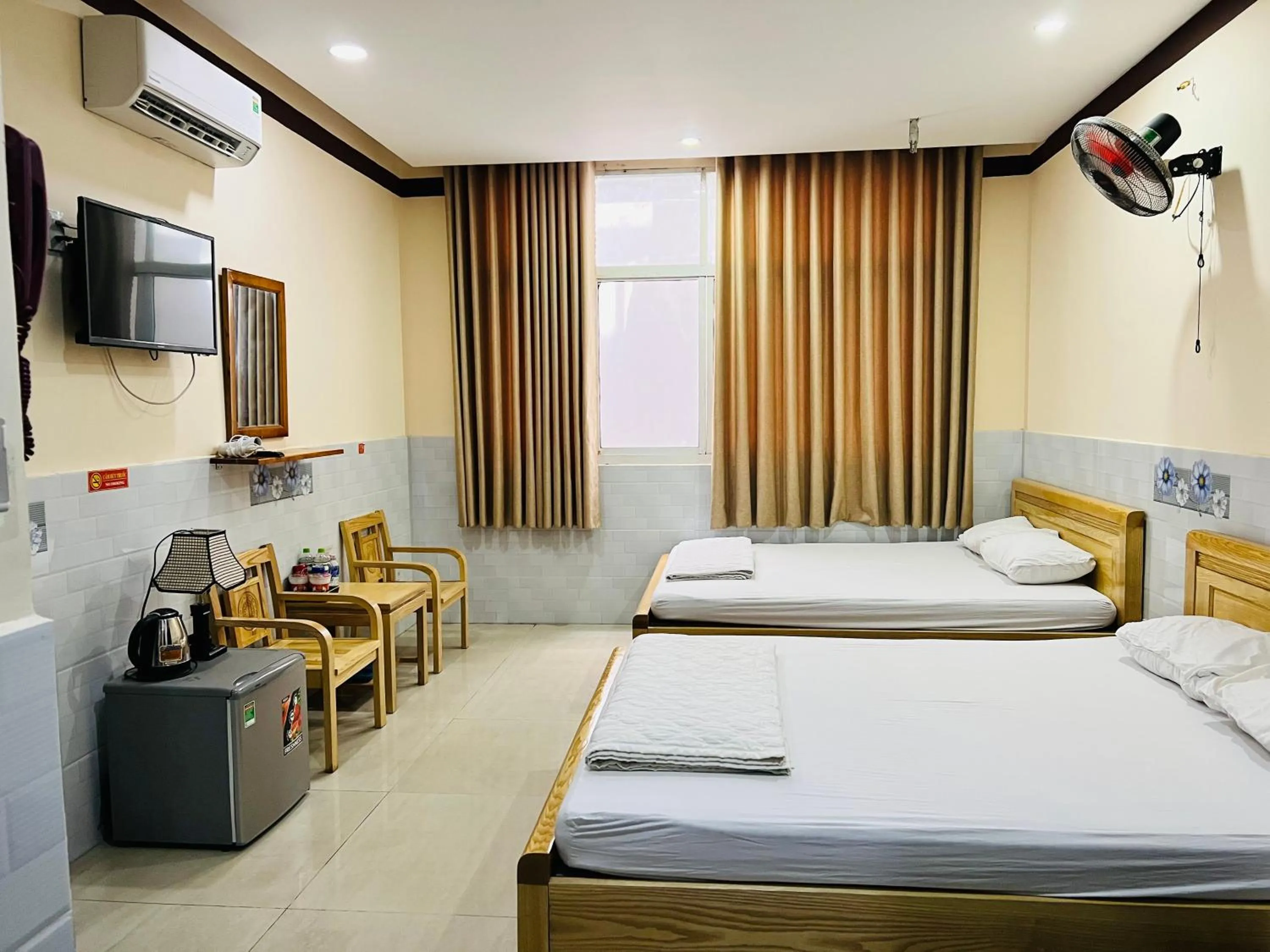 Photo of the whole room, Bed in Mekong Rose Hotel