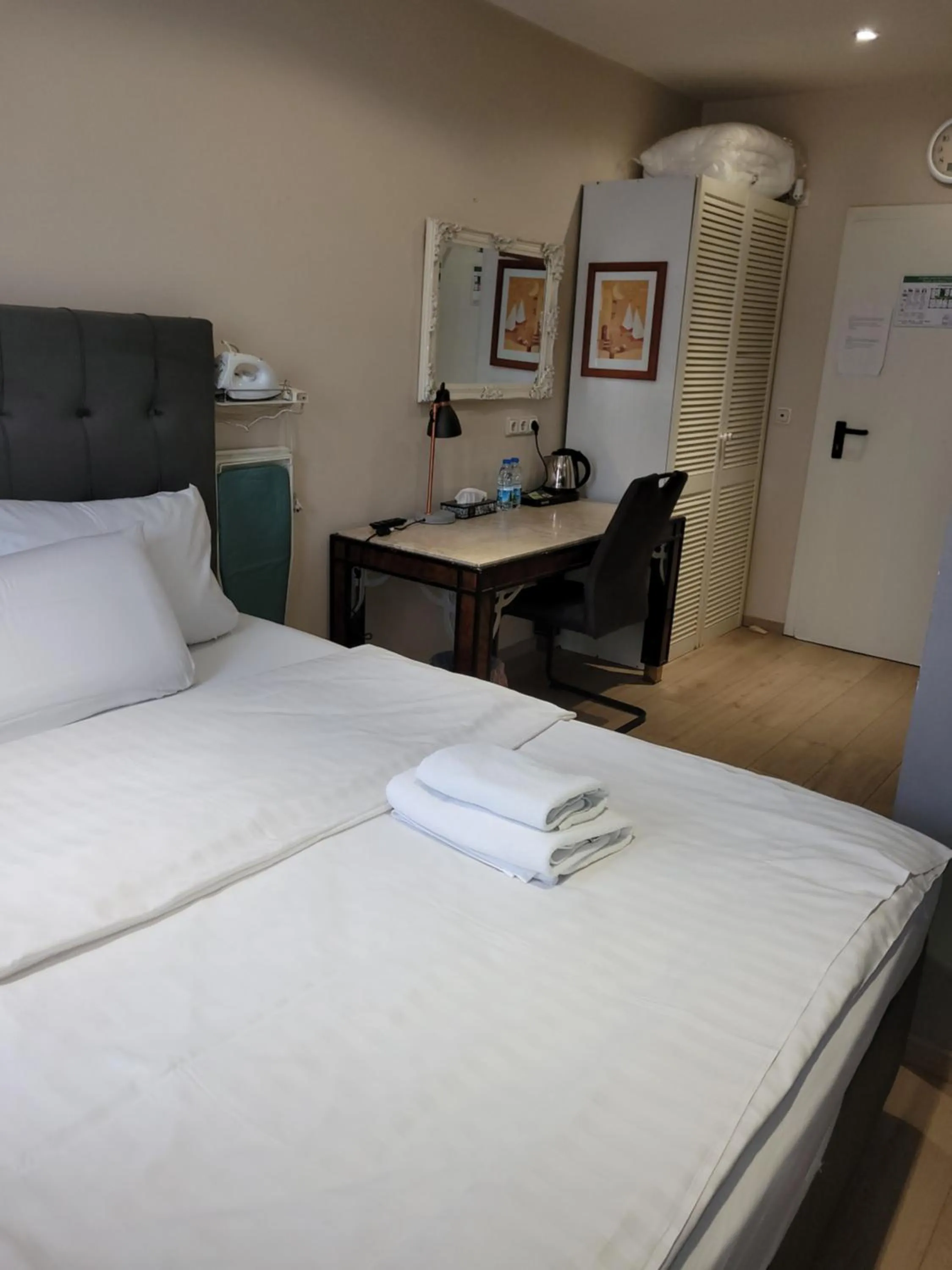 Bed in Hotel Franken an der Messe