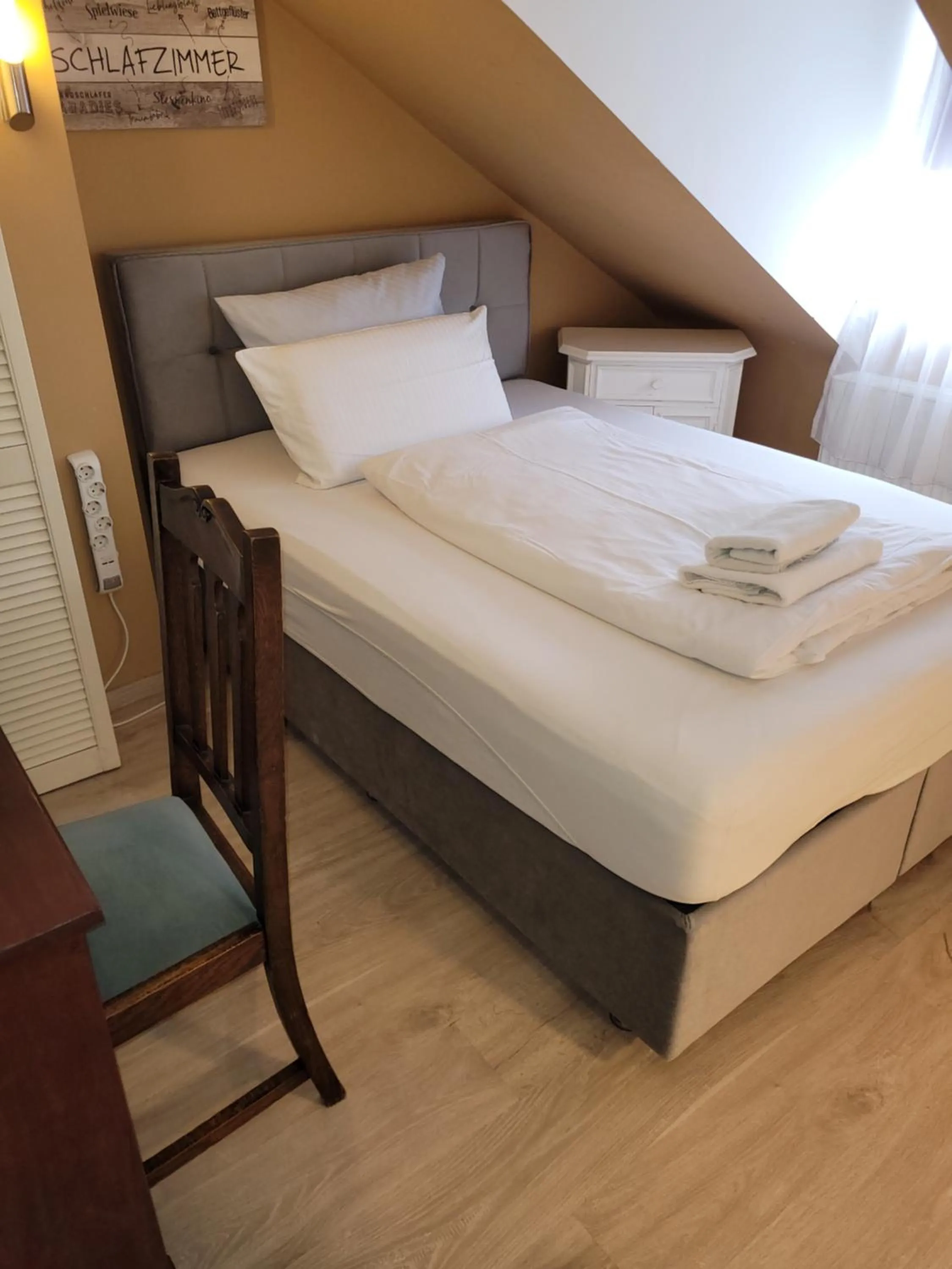 Bed in Hotel Franken an der Messe