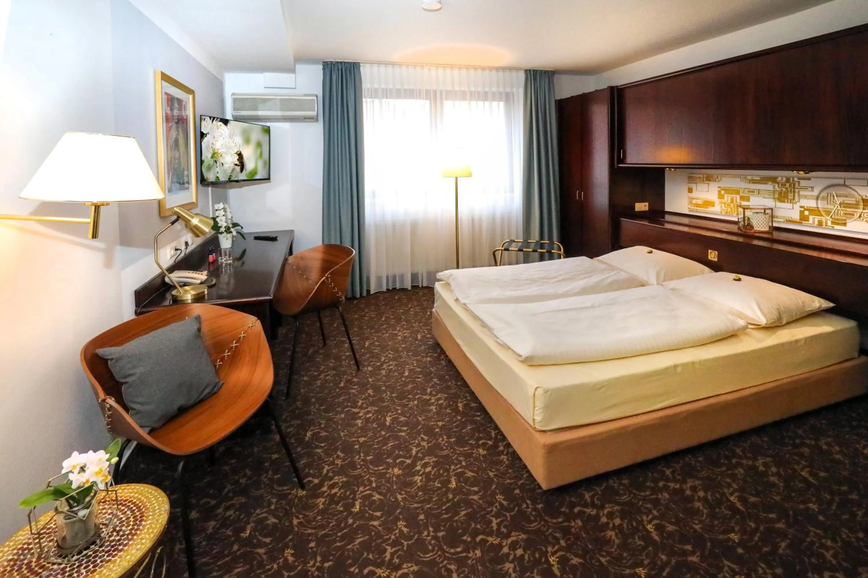 Bed in City-Hotel Aschaffenburg