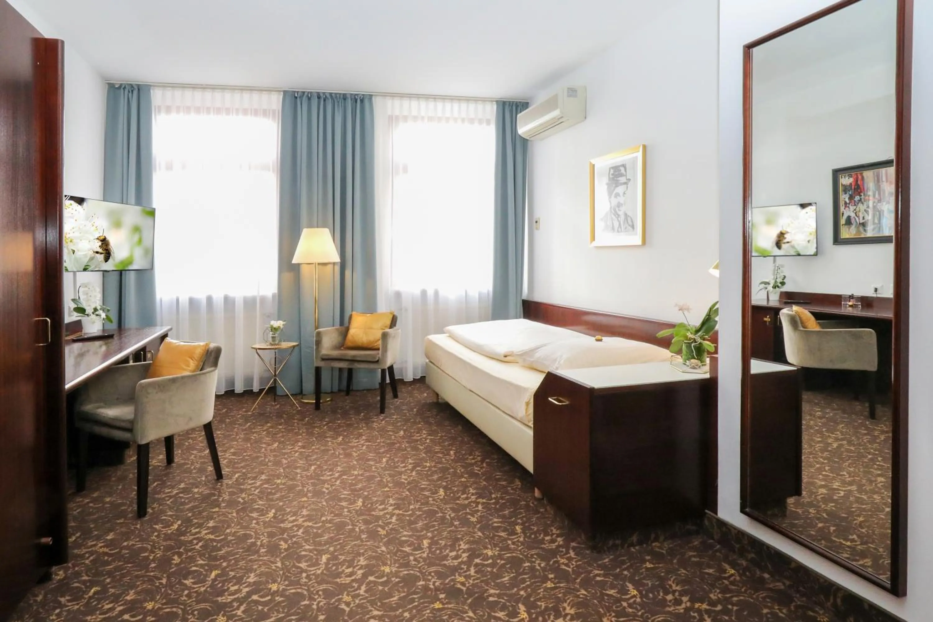 Bed in City-Hotel Aschaffenburg