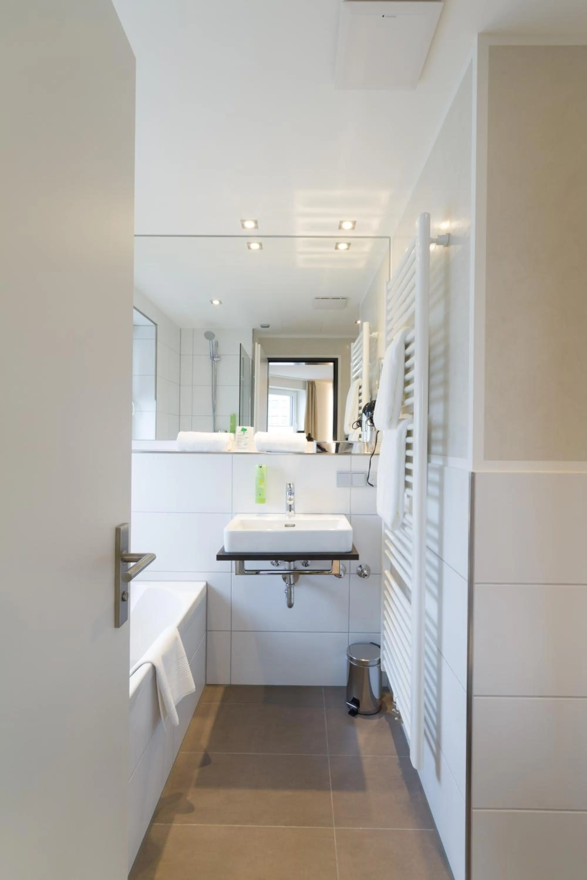 Bathroom in sevenDays Hotel BoardingHouse Mannheim