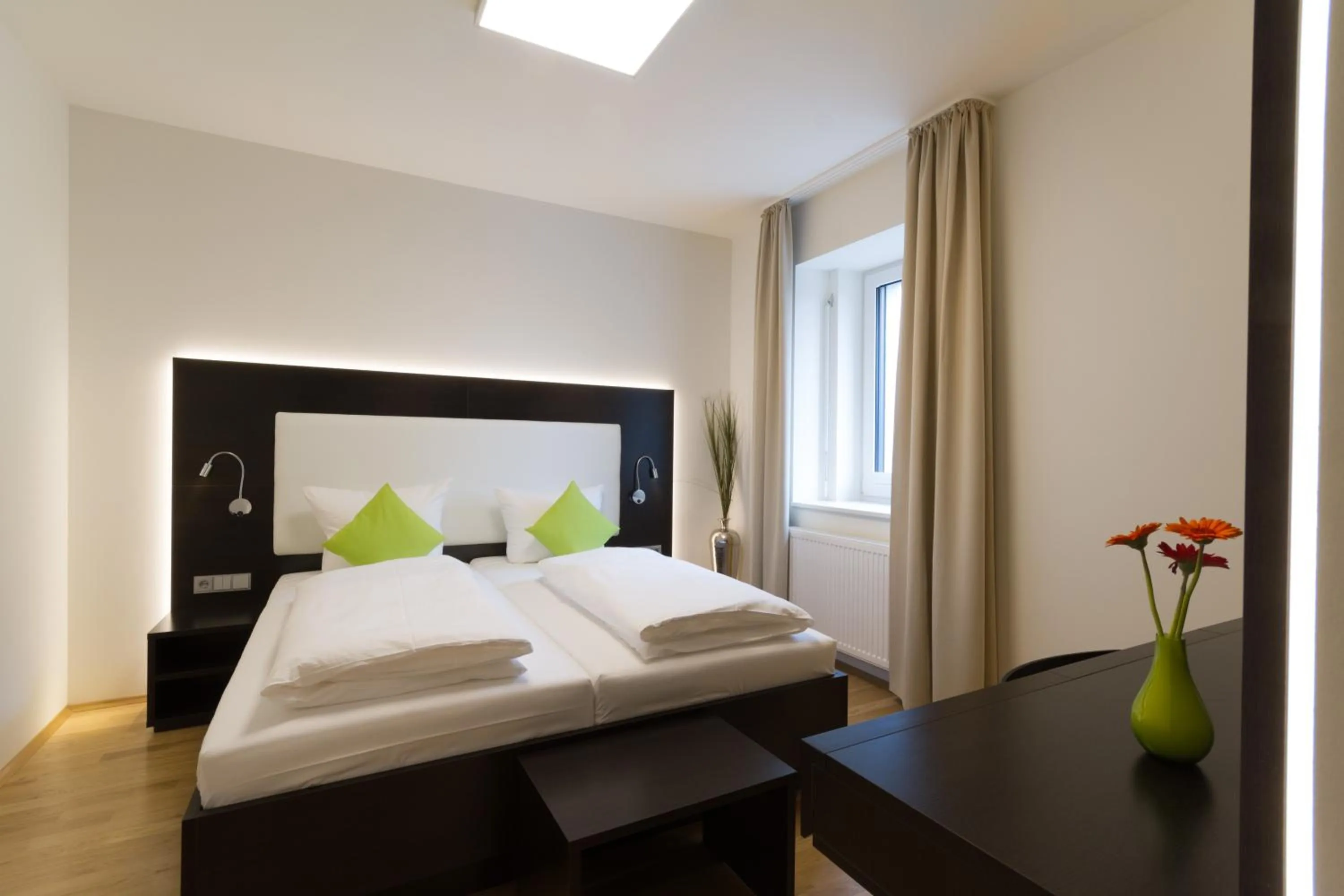 Bedroom, Bed in sevenDays Hotel BoardingHouse Mannheim