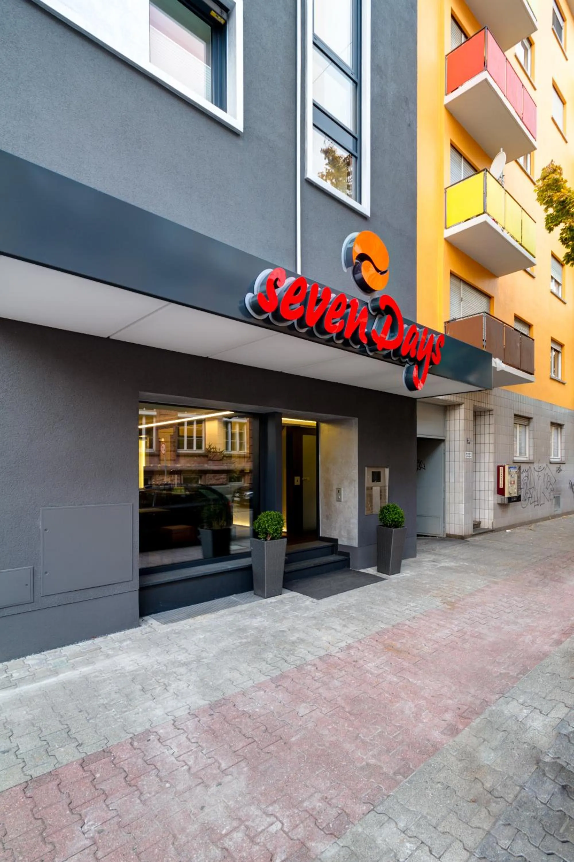 Facade/entrance in sevenDays Hotel BoardingHouse Mannheim