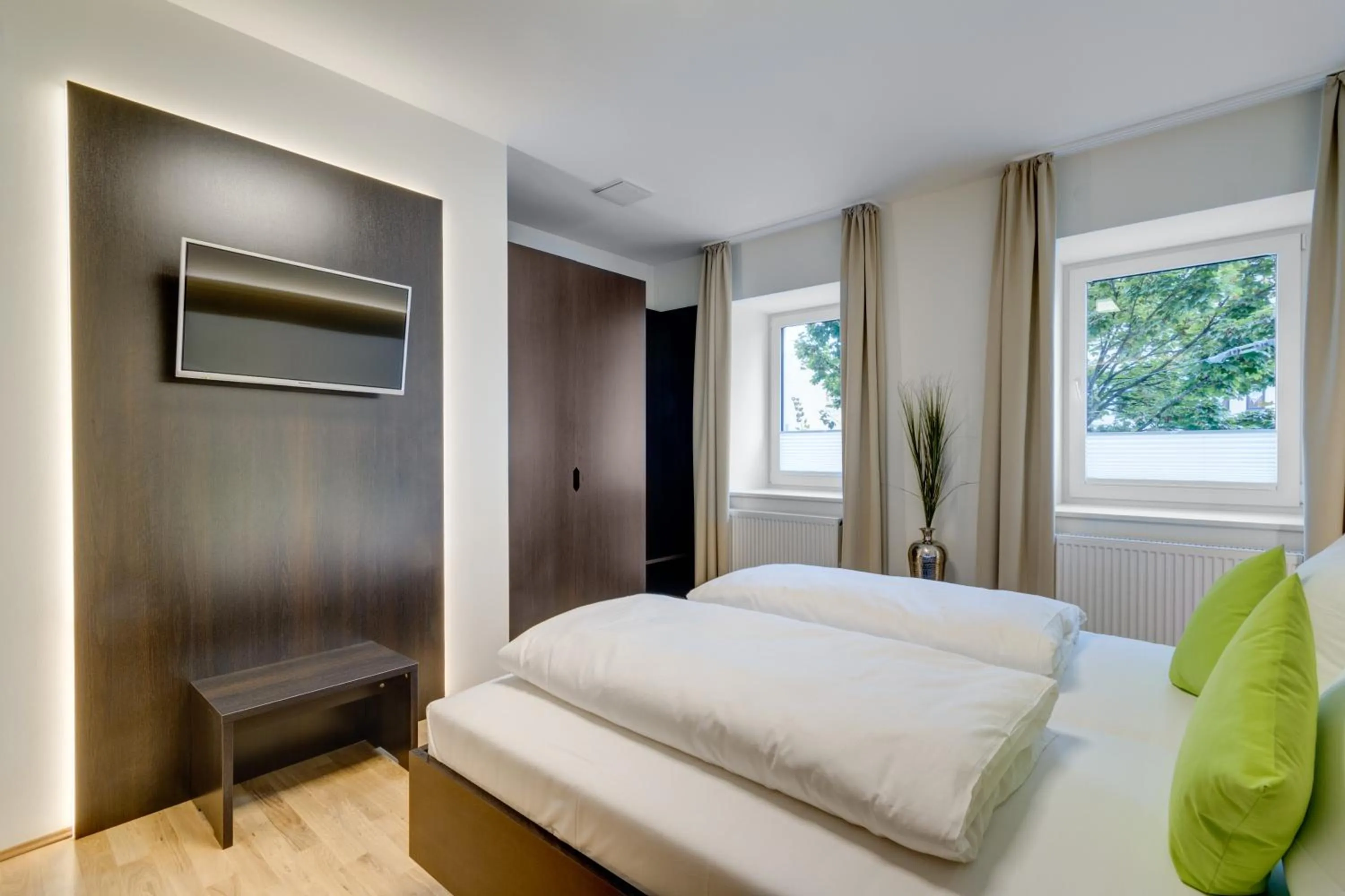 Bedroom, Bed in sevenDays Hotel BoardingHouse Mannheim