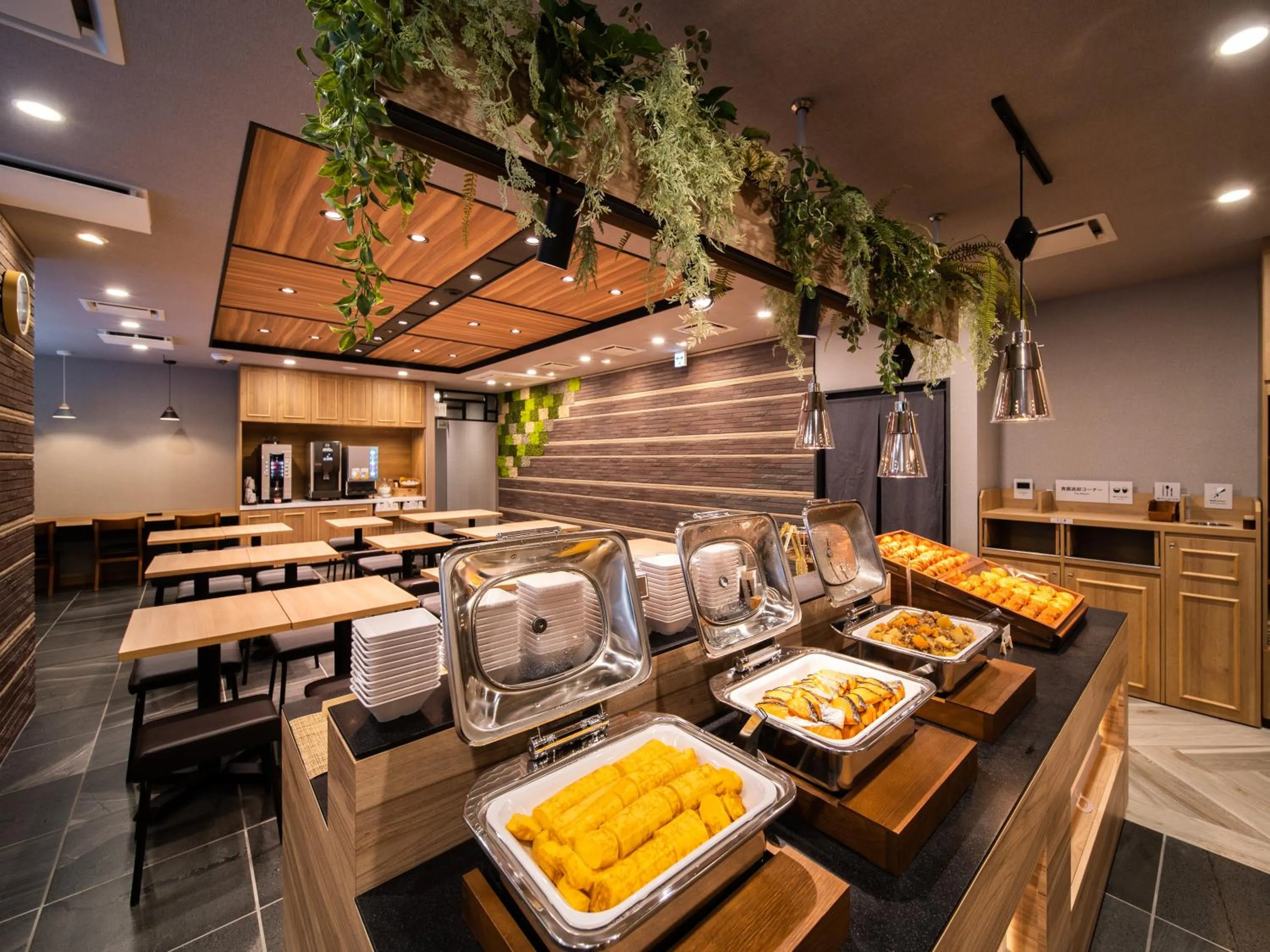 Restaurant/places to eat in Super Hotel Higashi-Maizuru