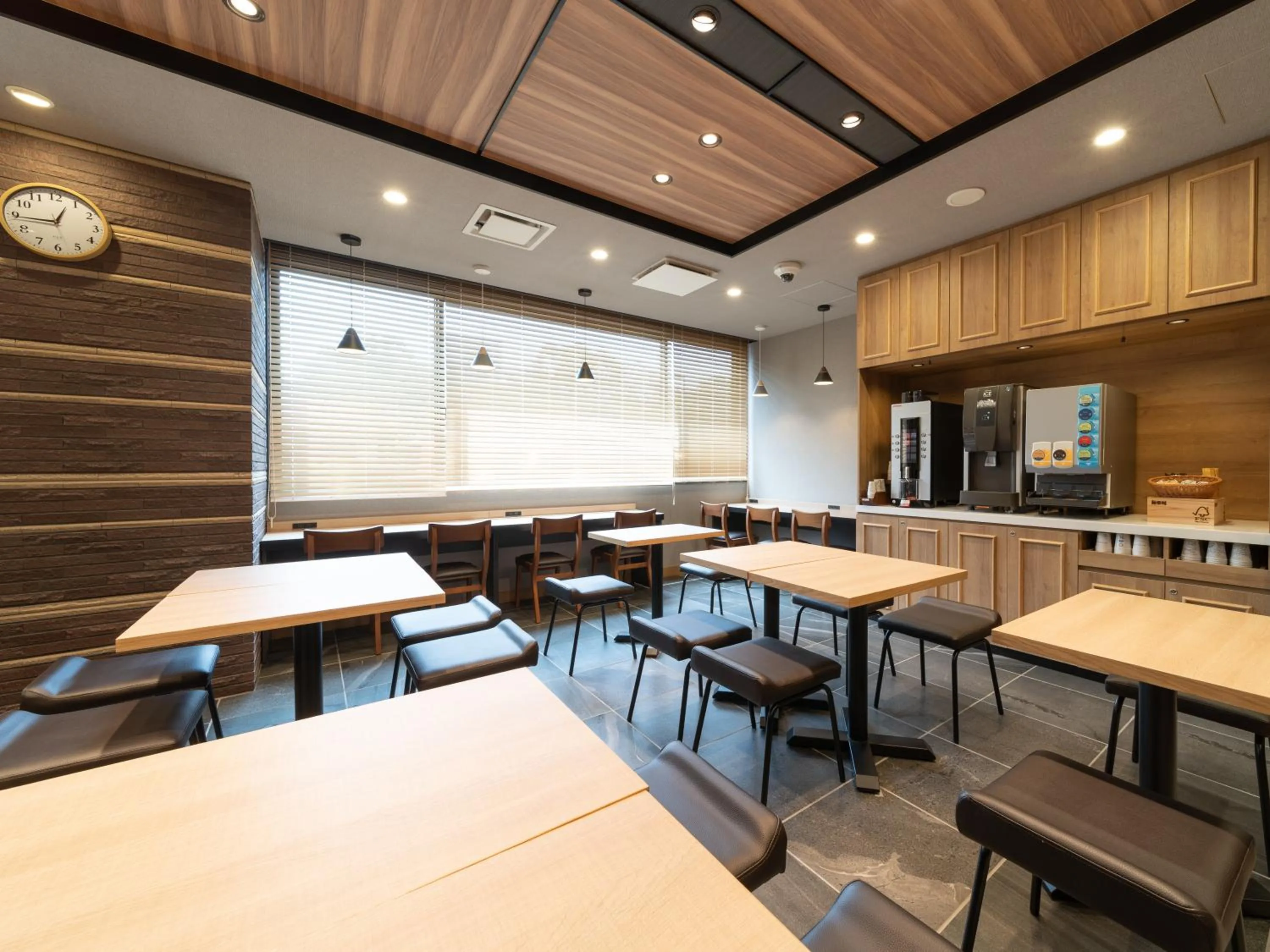 Restaurant/places to eat in Super Hotel Higashi-Maizuru