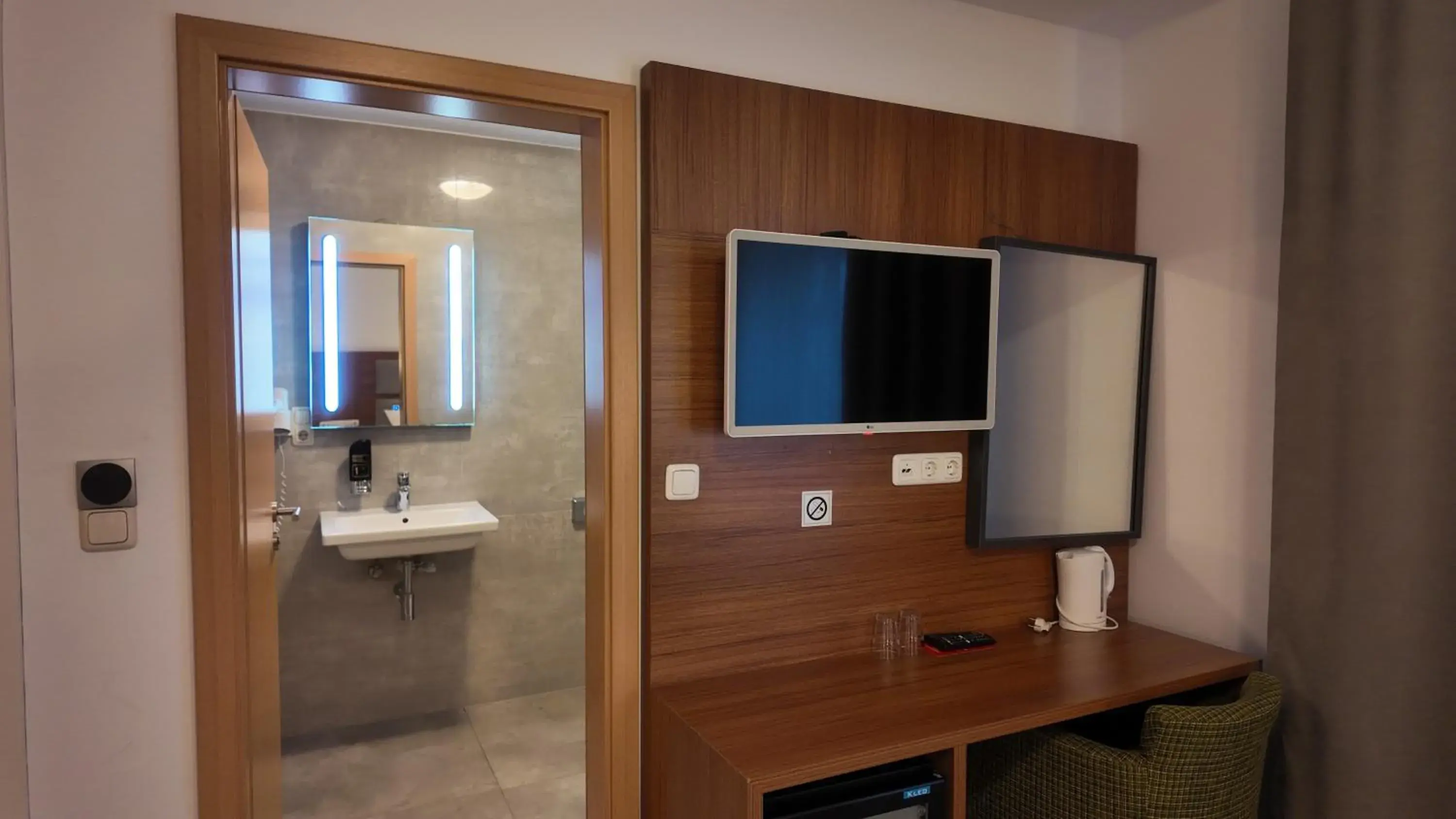 Economy Twin Room in Airport Global Hotel Economy Twin Room in Airport Global Hotel