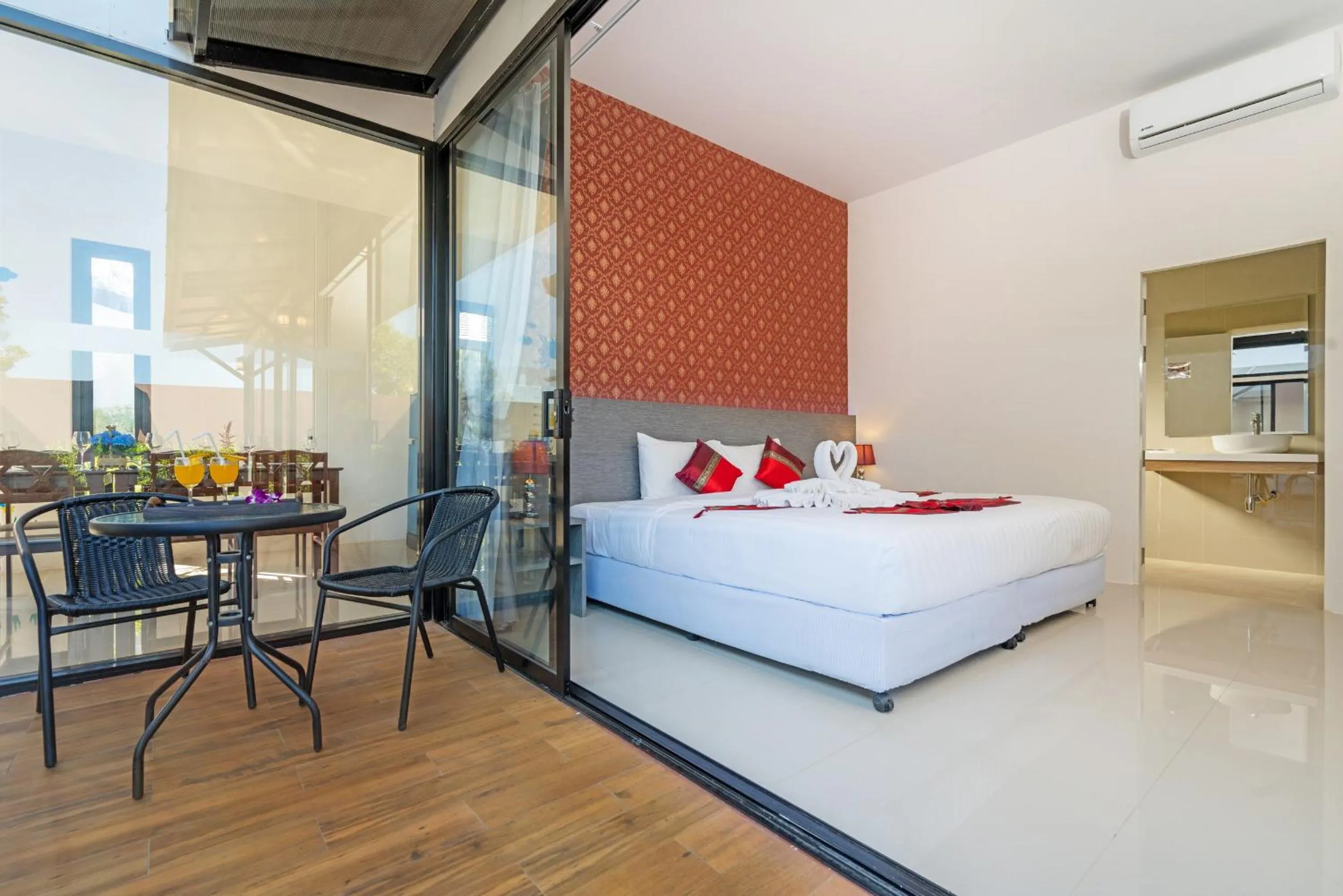 Bed in Thames Tara Private Pool Villa Rawai Phuket