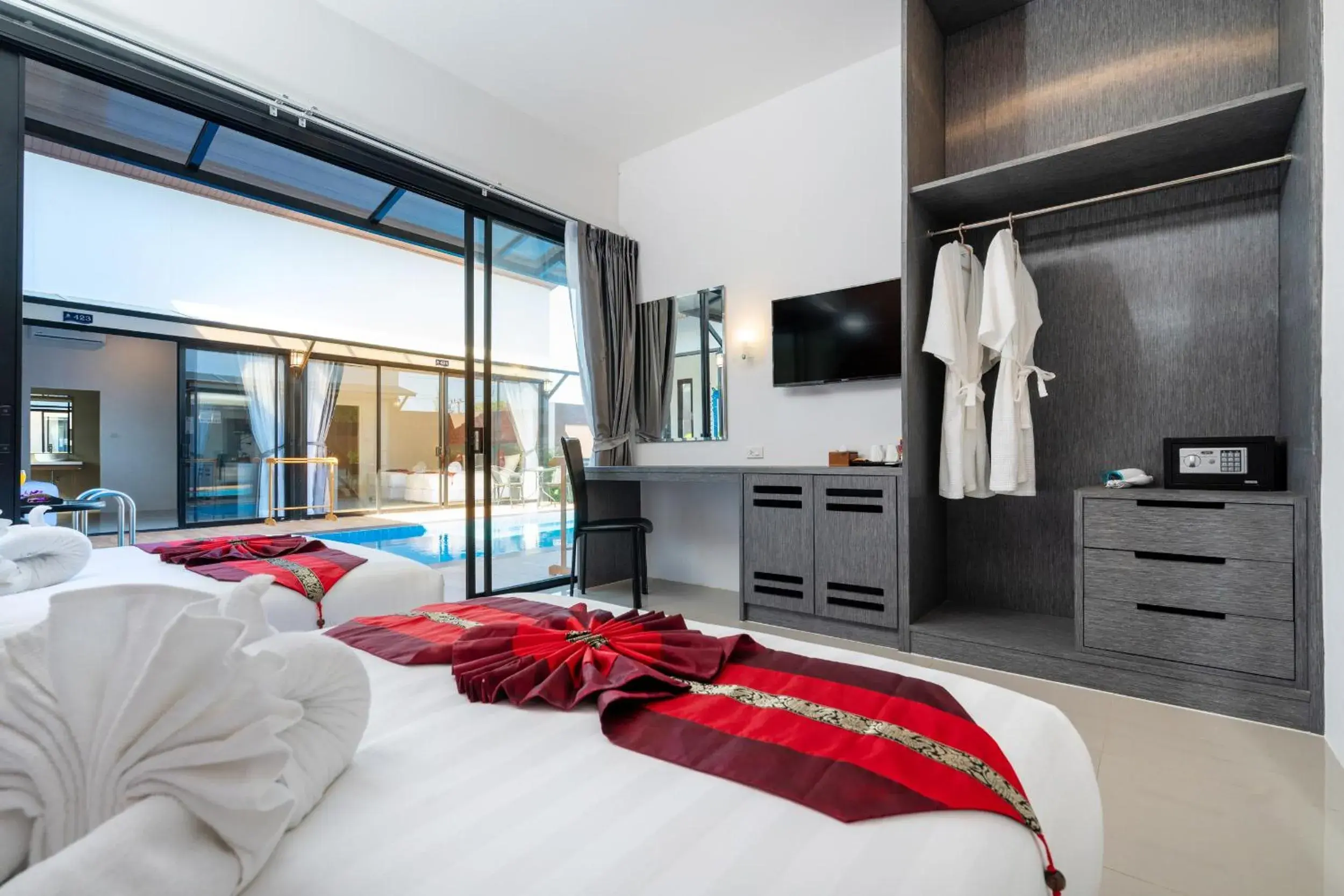 Three-Bedroom Villa in Thames Tara Private Pool Villa Rawai Phuket Three-Bedroom Villa in Thames Tara Private Pool Villa Rawai Phuket