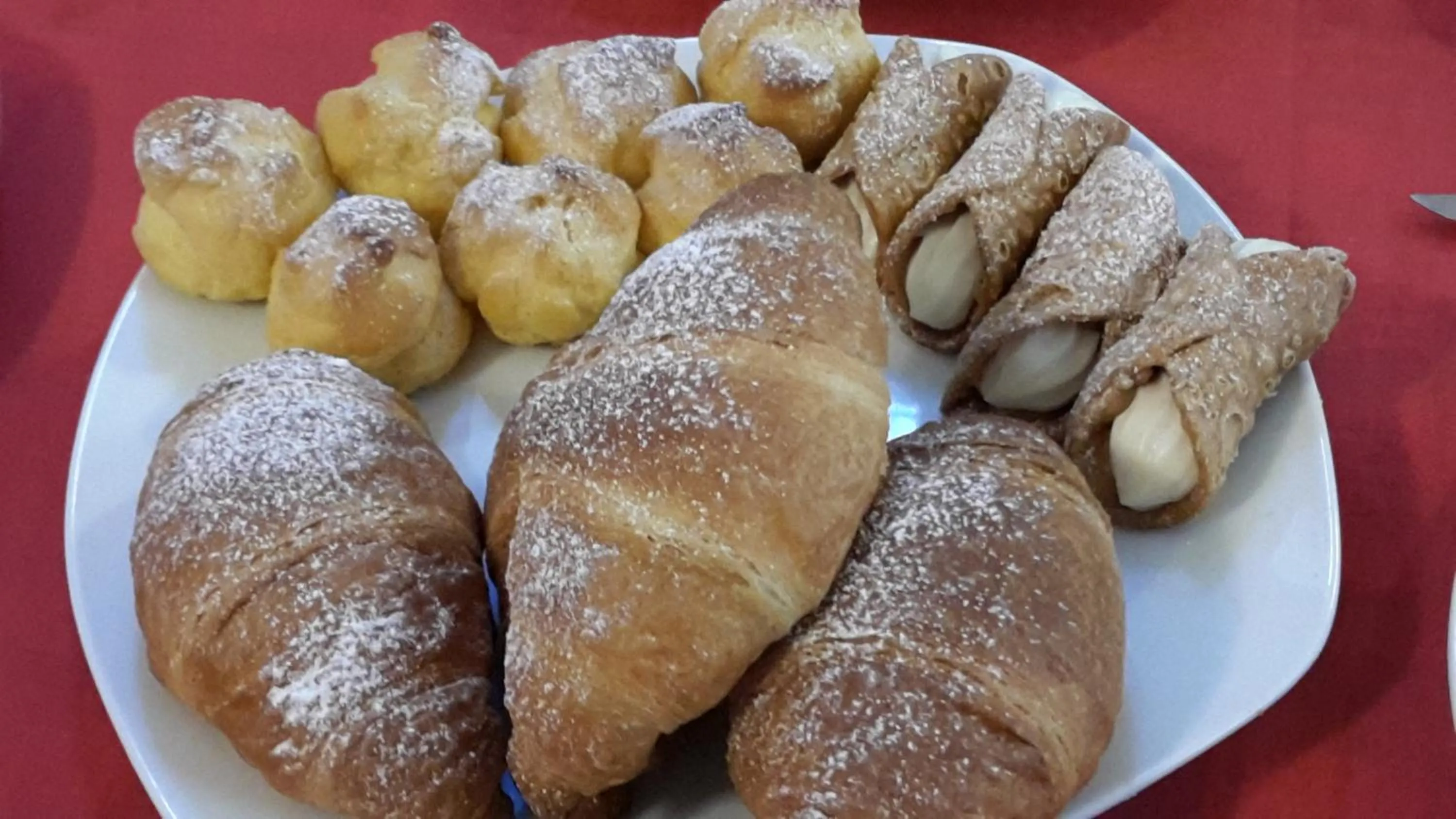 Continental breakfast in Sogni D'Oro