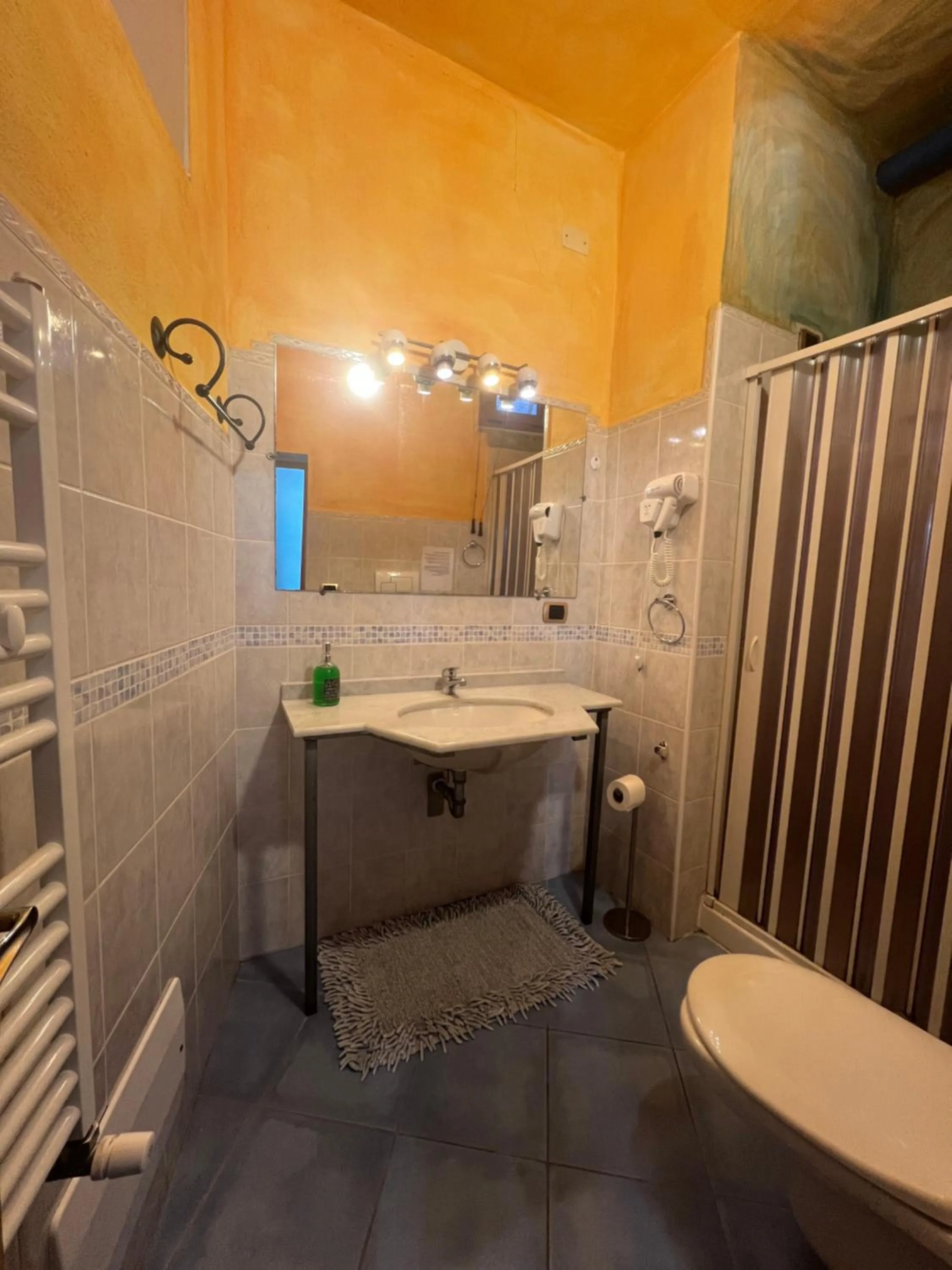 Toilet in Orgosolo B&B Sardegna