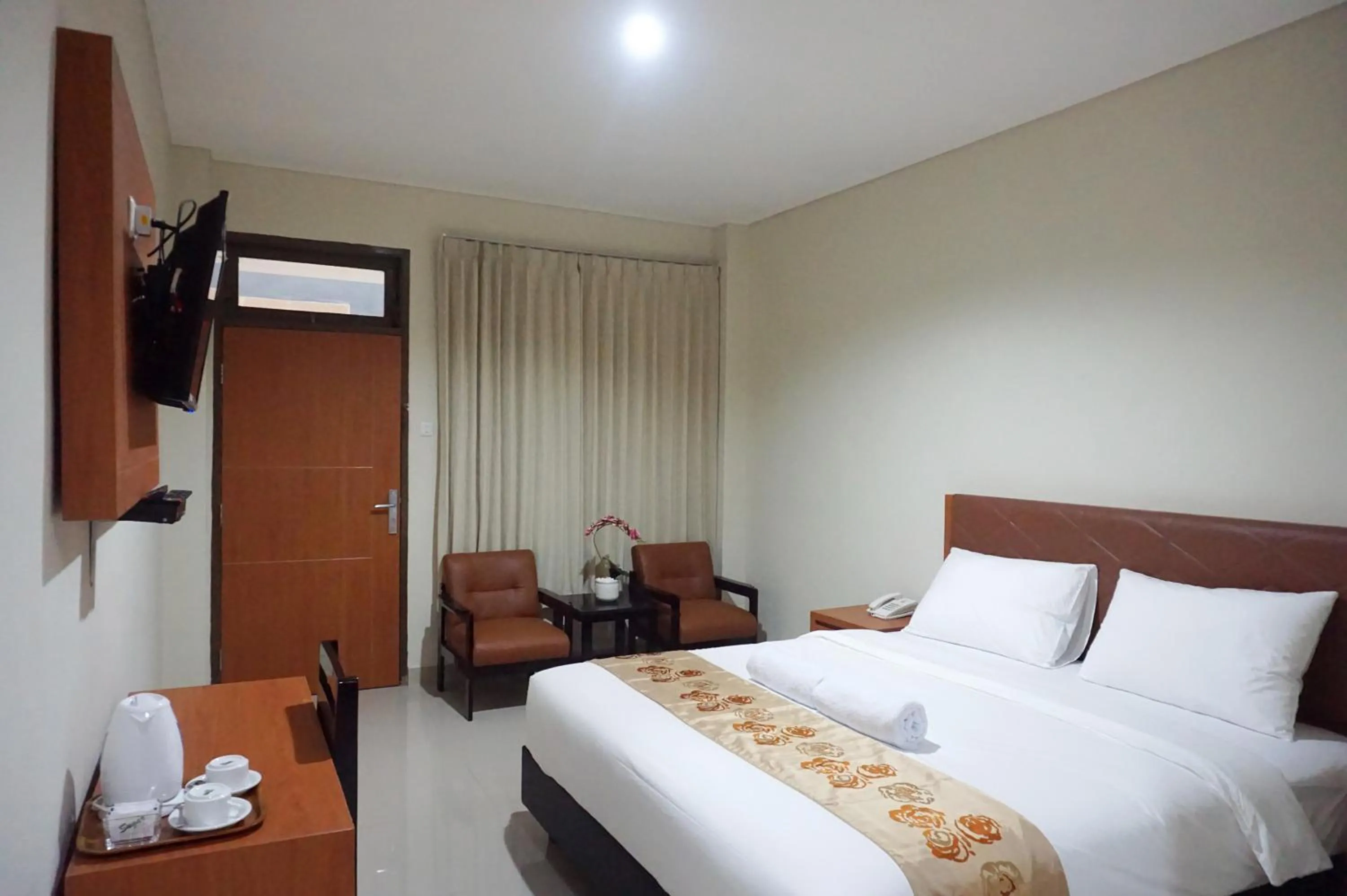 Bedroom, Bed in Lombok Mayura Hotel