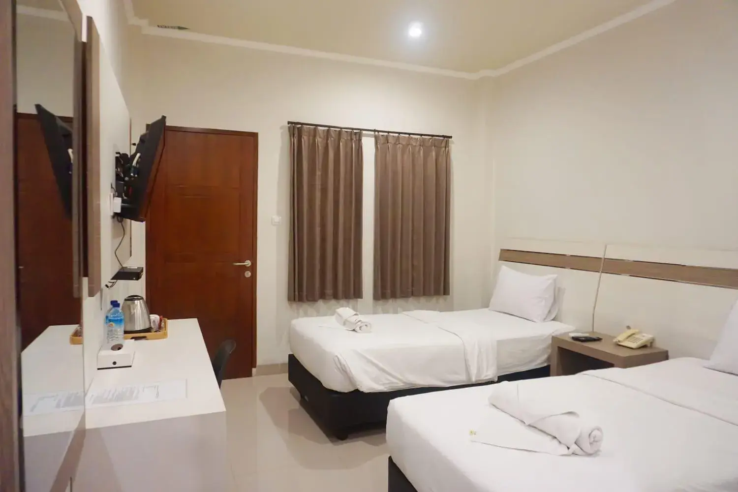 Deluxe Twin Room in Lombok Mayura Hotel Deluxe Twin Room in Lombok Mayura Hotel