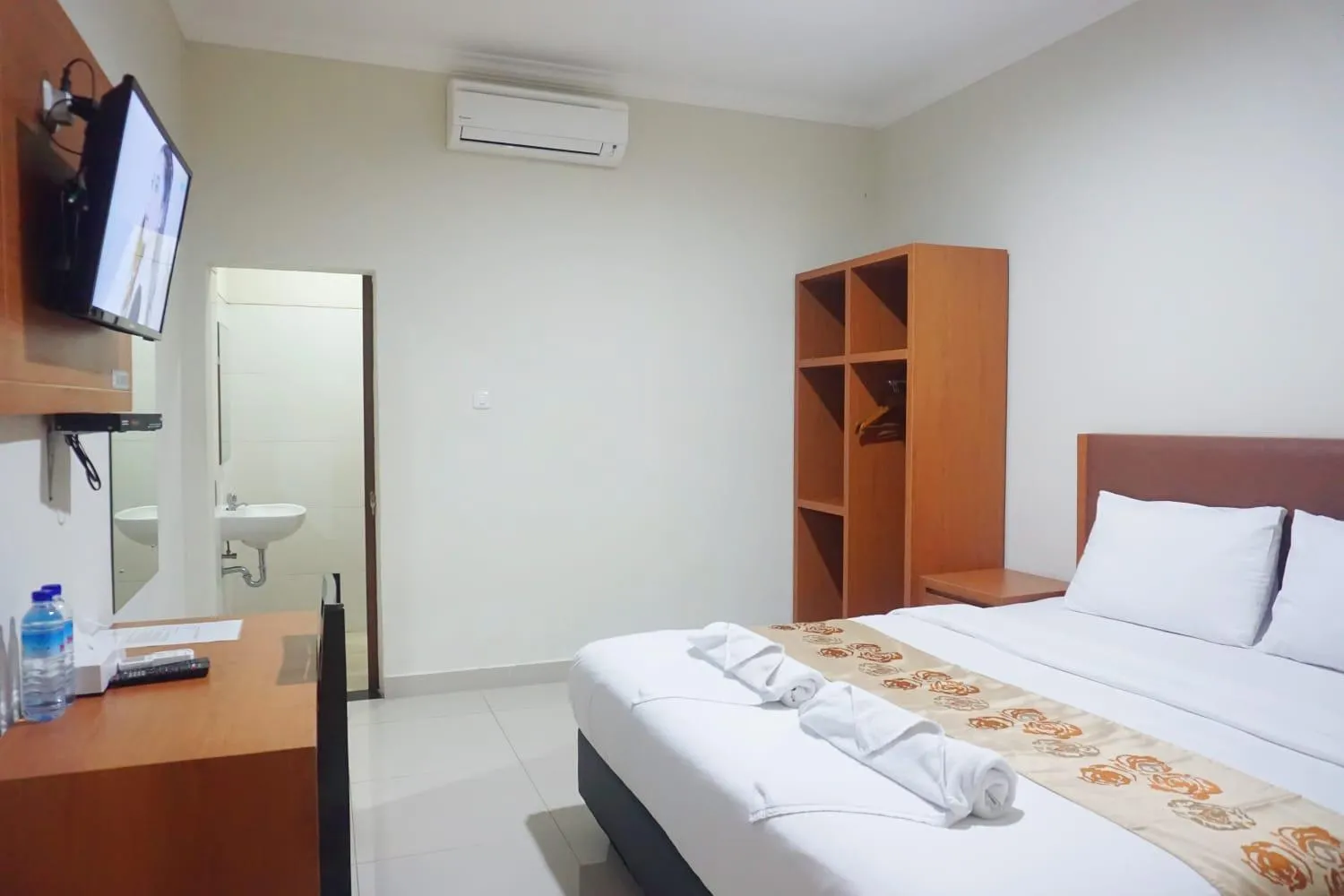 Bedroom, Bed in Lombok Mayura Hotel