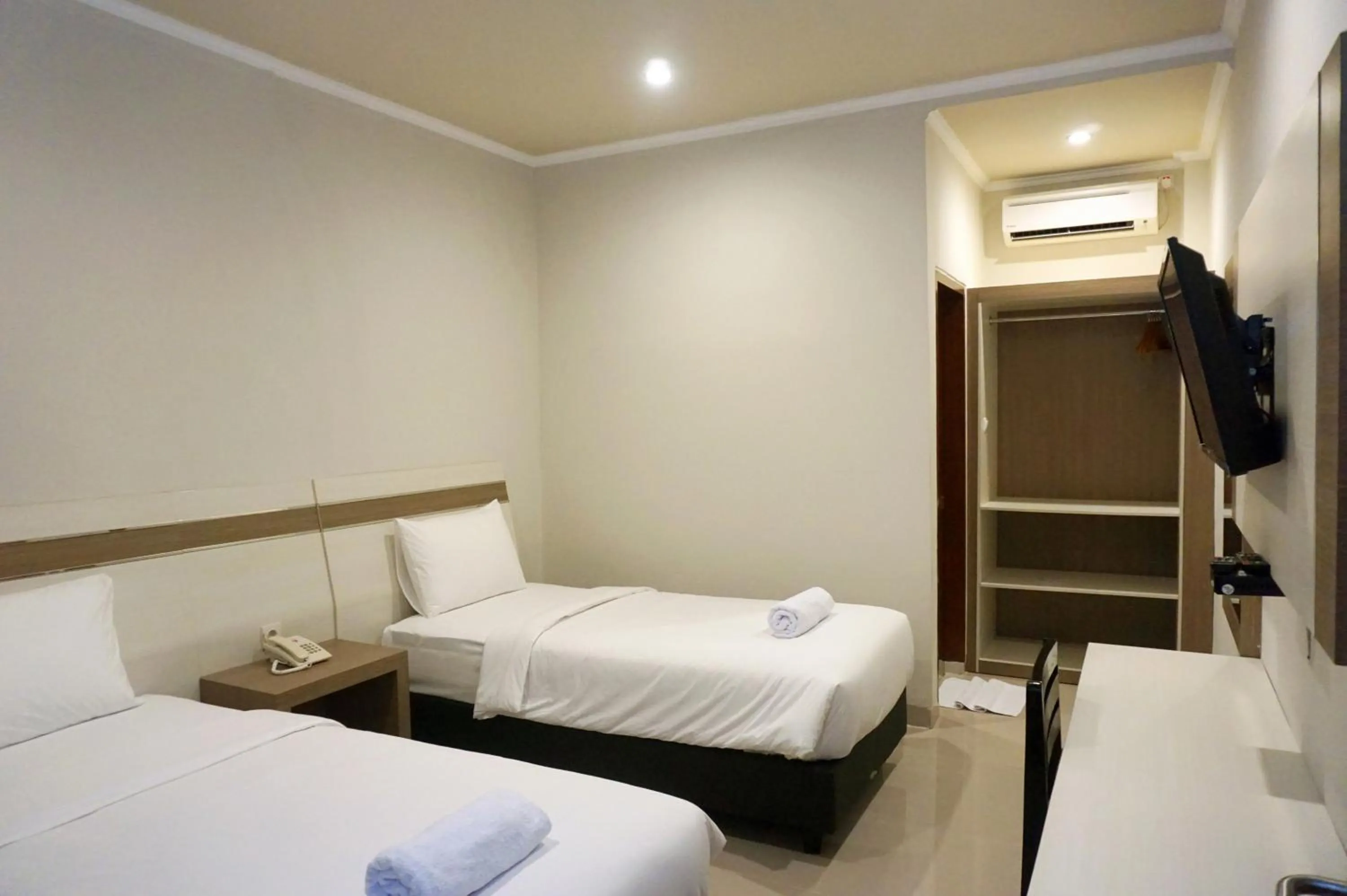 Bed in Lombok Mayura Hotel