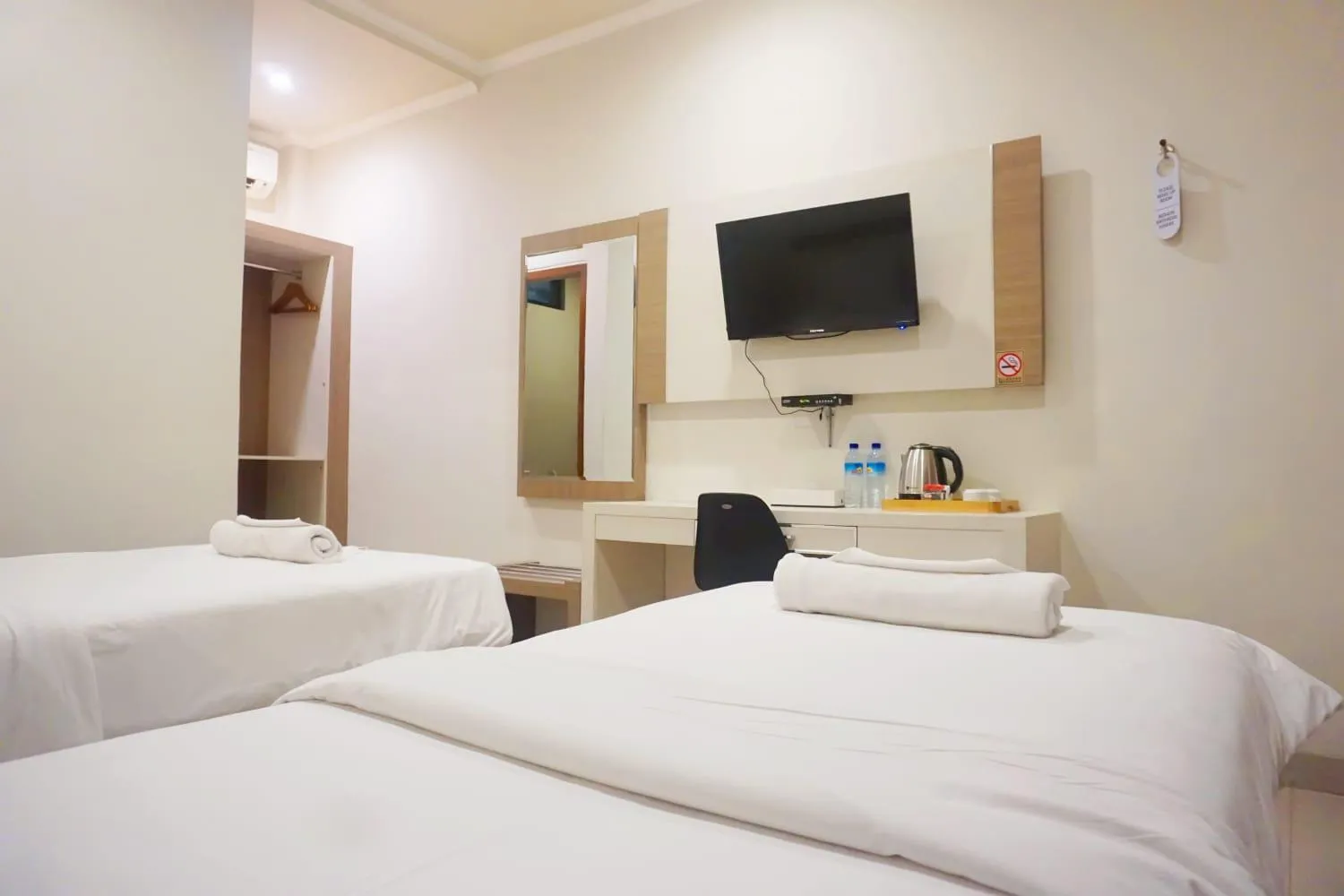 Bedroom, Bed in Lombok Mayura Hotel