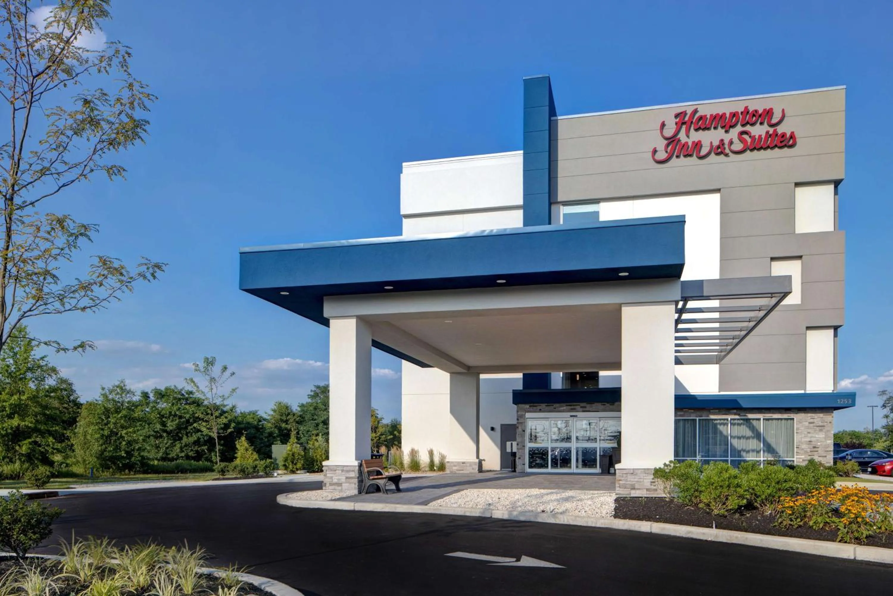 Property building in Hampton Inn & Suites Deptford, Nj