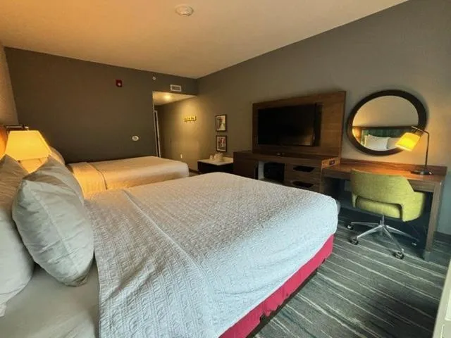 View (from property/room), Bed in Hampton Inn & Suites Deptford, Nj