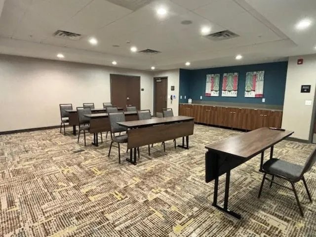 Meeting/conference room in Hampton Inn & Suites Deptford, Nj