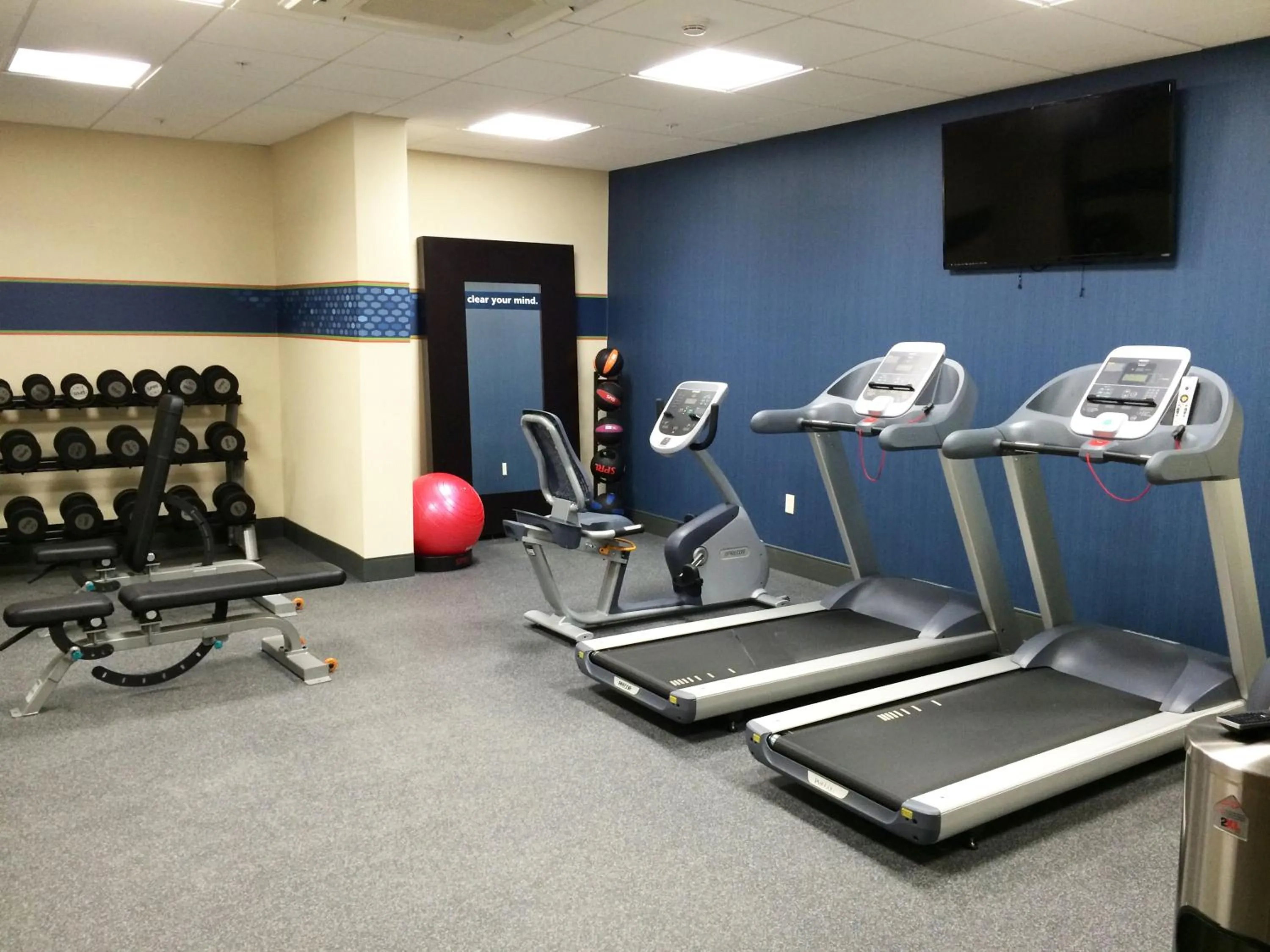 Fitness centre/facilities in Hampton Inn & Suites Deptford, Nj