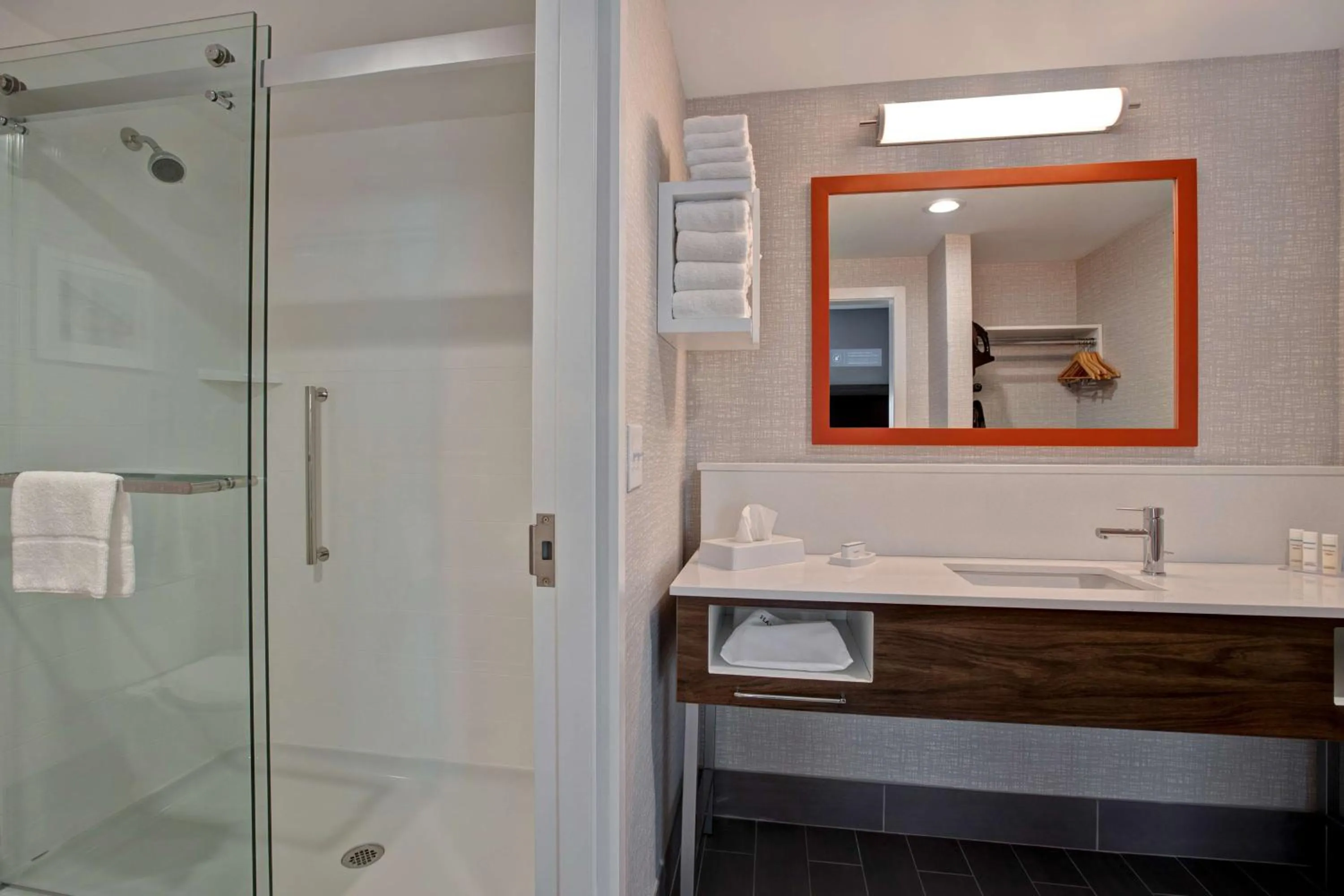 Bathroom in Hampton Inn & Suites Deptford, Nj