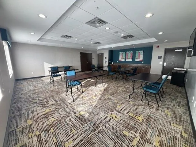 Seating area in Hampton Inn & Suites Deptford, Nj