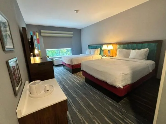 View (from property/room), Bed in Hampton Inn & Suites Deptford, Nj