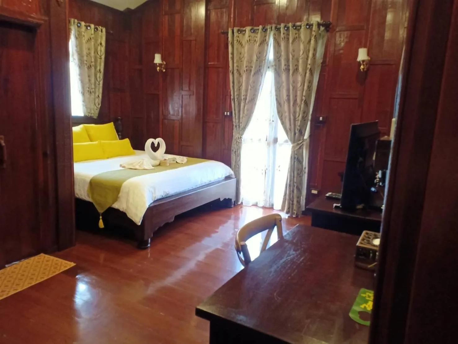 Bed in Baan Lhang Wangh บ้านหลังวัง