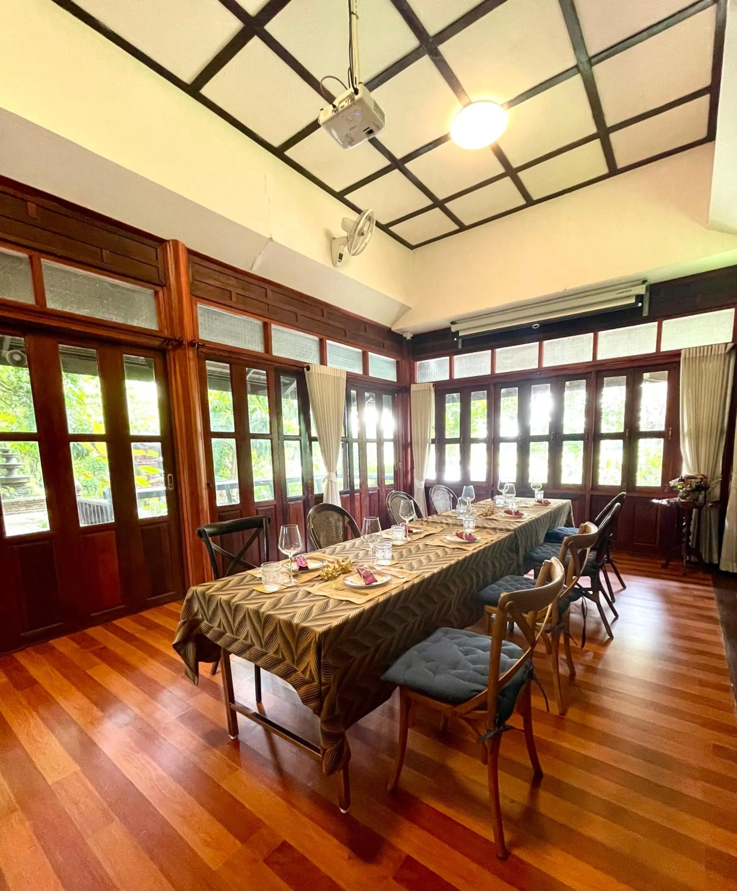 Dining area in Baan Lhang Wangh บ้านหลังวัง
