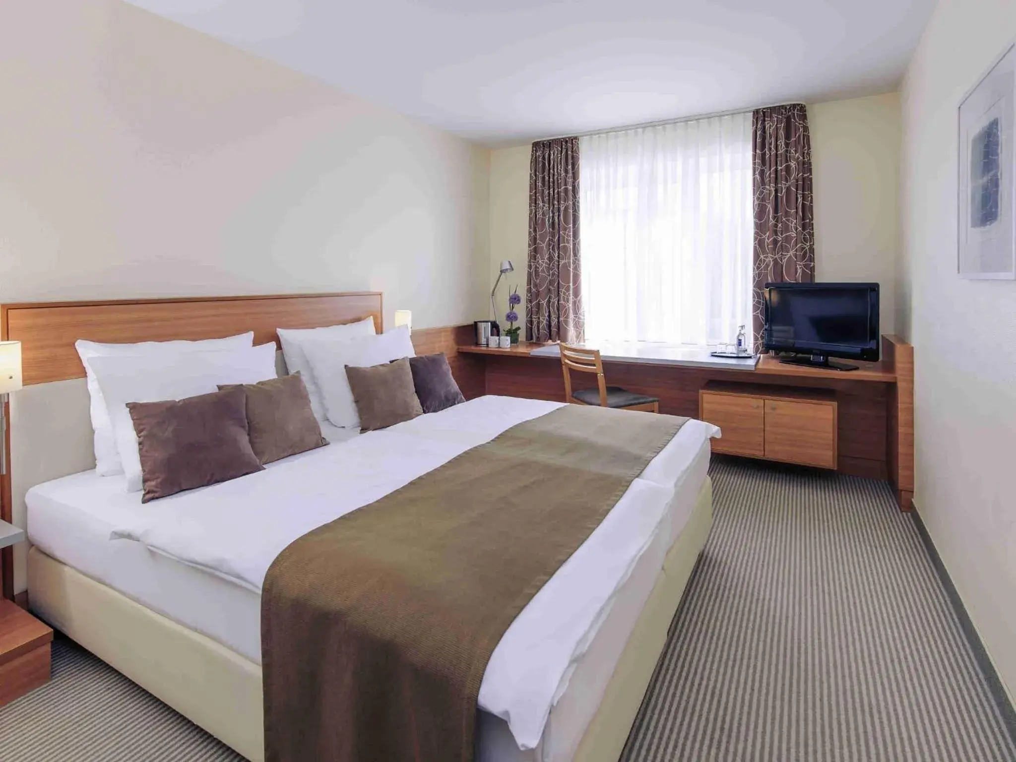 Standard Queen Room - Non-Smoking in Mercure Hotel Mannheim am Rathaus Standard Queen Room - Non-Smoking in Mercure Hotel Mannheim am Rathaus