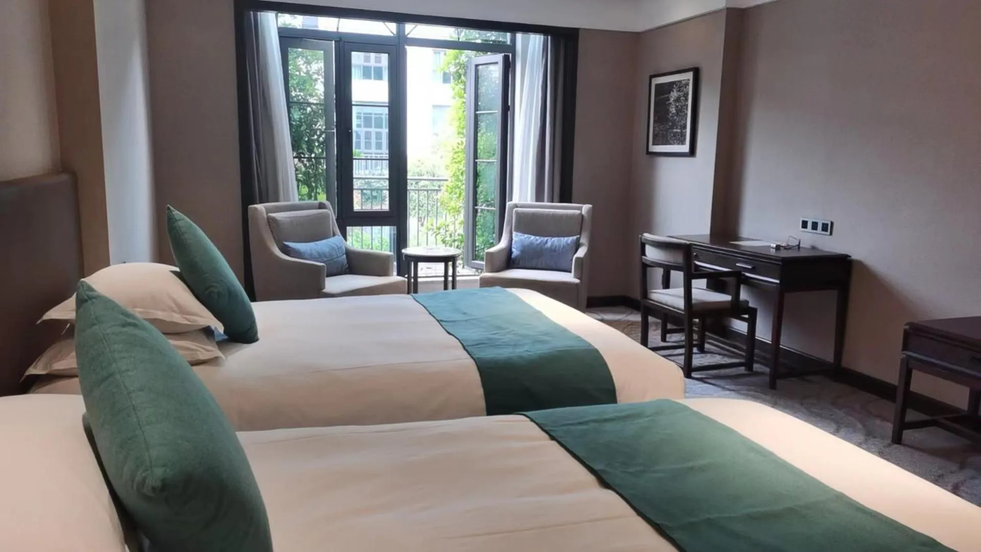 Balcony/Terrace, Bed in SSAW Boutique Hotel Lishui Jiarui
