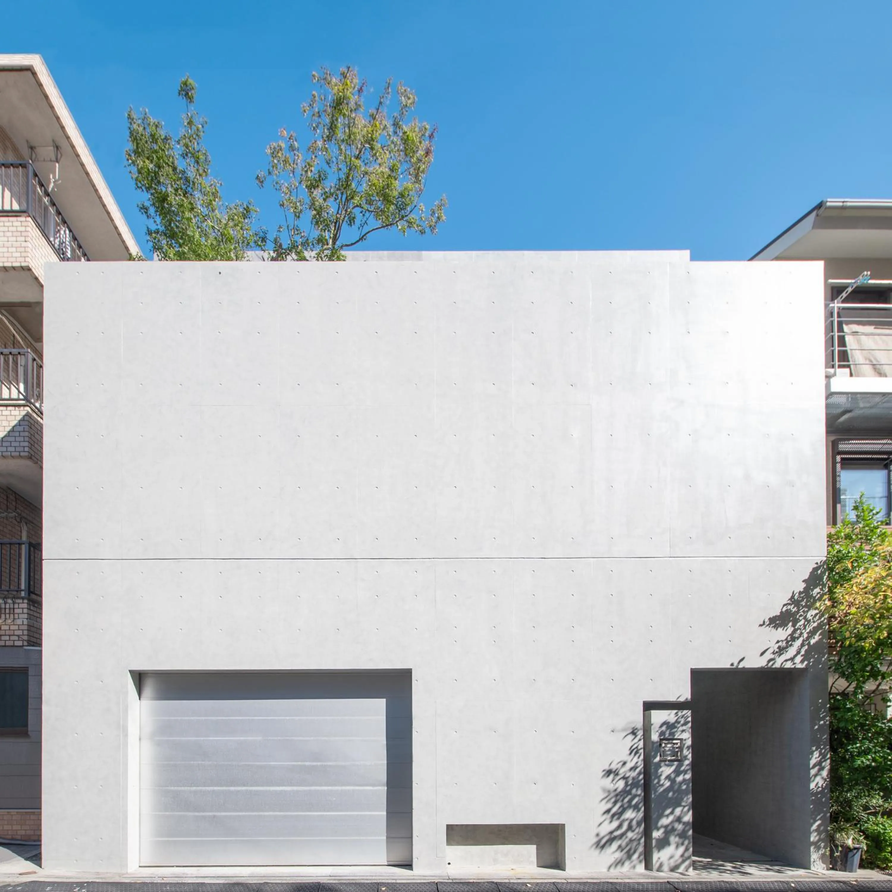 Azabu Modern House The Tokyo Tower can be seen from the villa 500m2