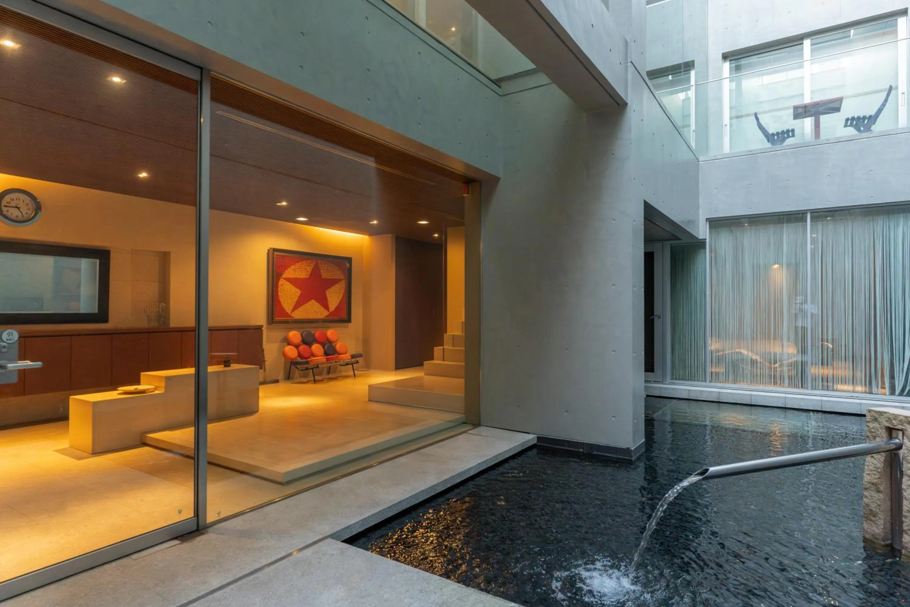 Azabu Modern House The Tokyo Tower can be seen from the villa 500m2