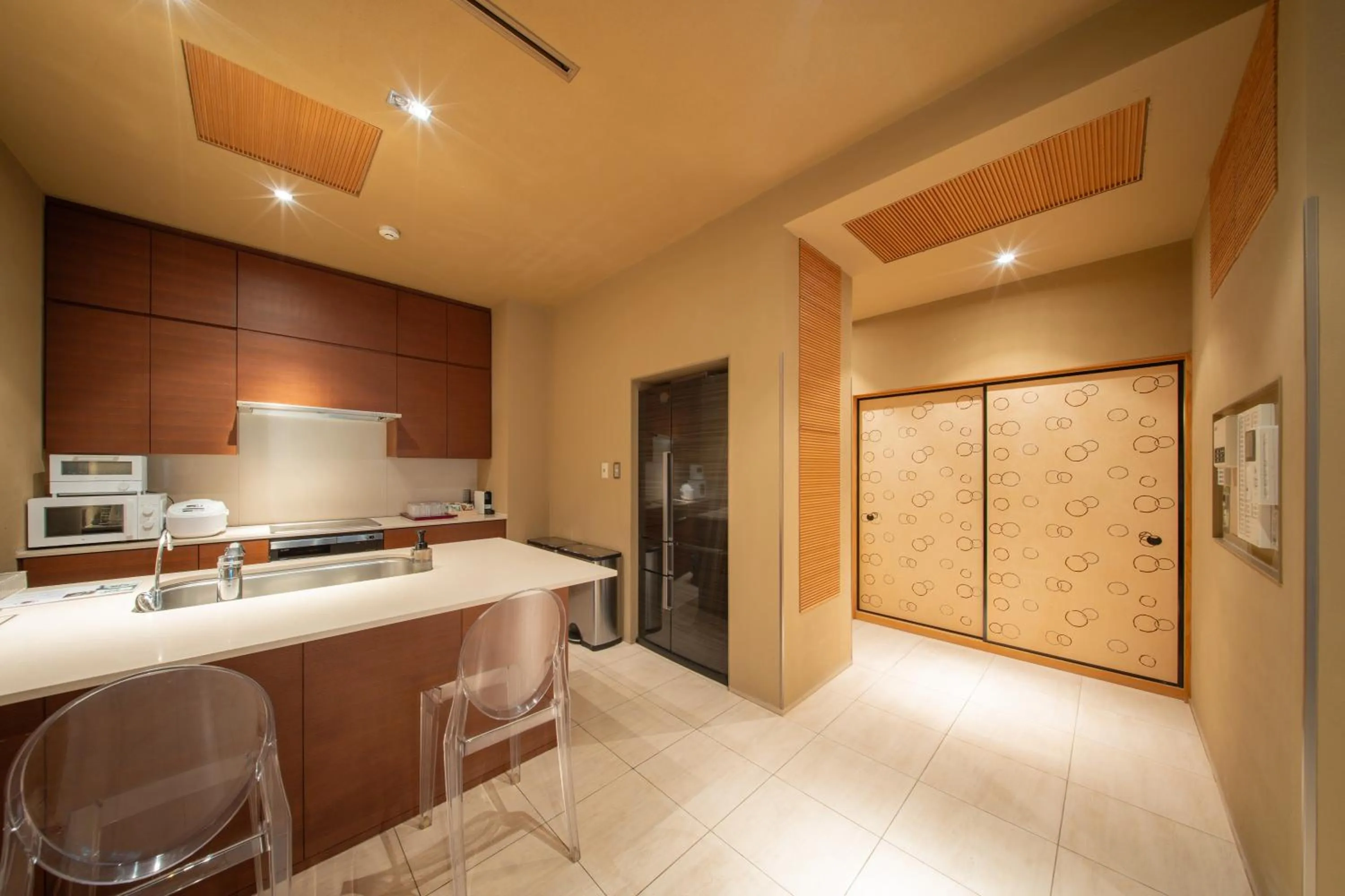 Azabu Modern House The Tokyo Tower can be seen from the villa 500m2