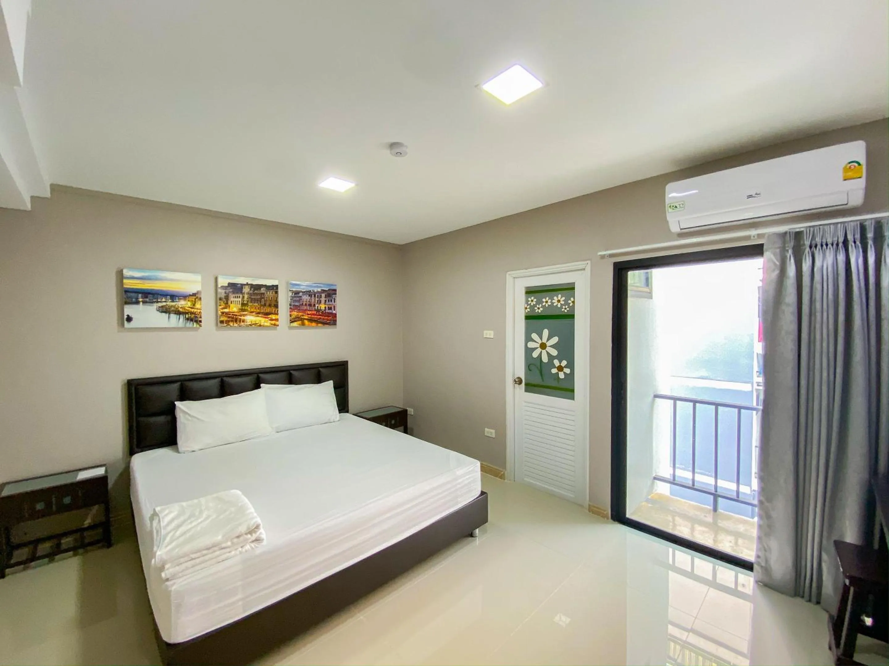 Bed in Delighted Bangkok Hotel