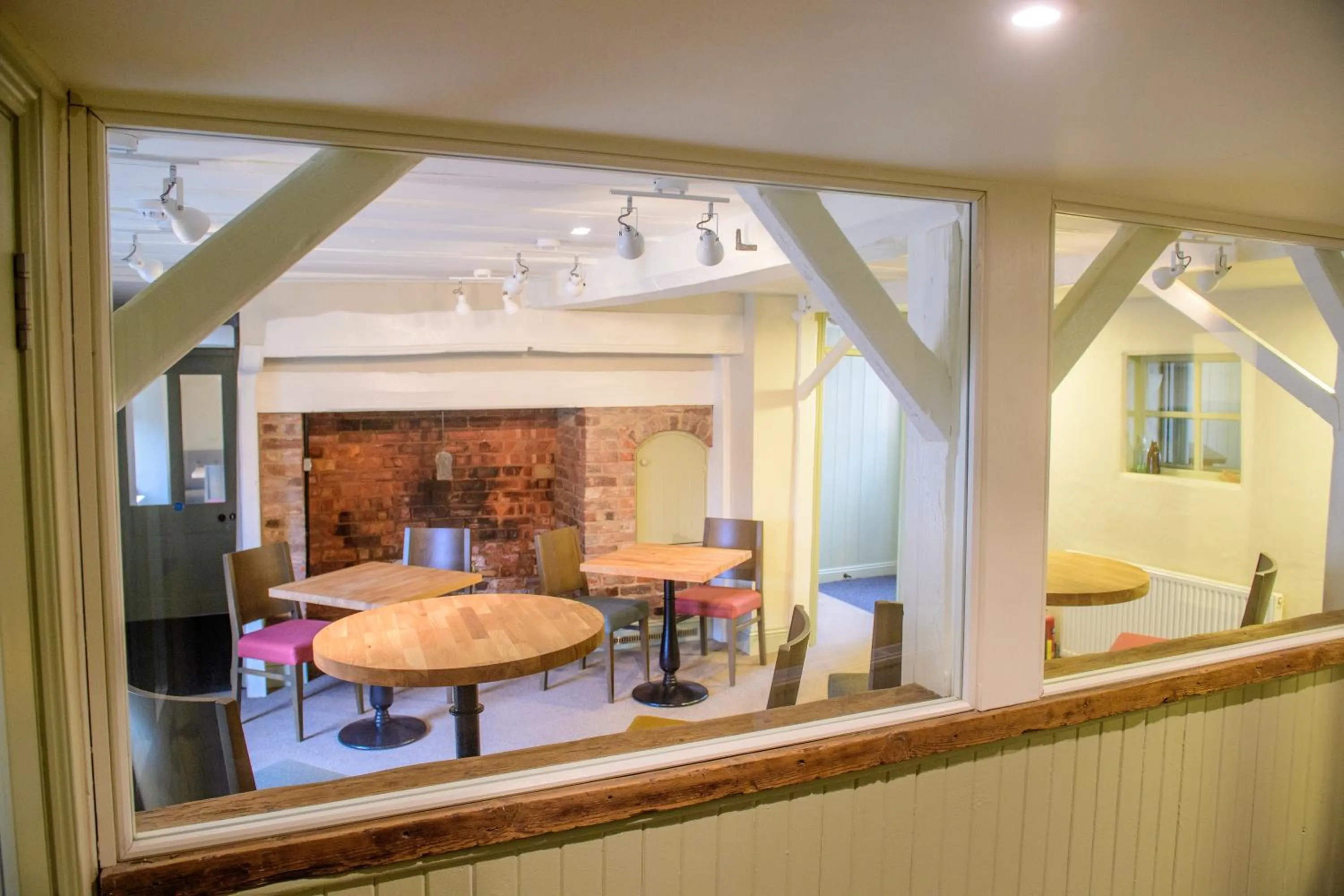 Restaurant/places to eat in The Old Kings Head