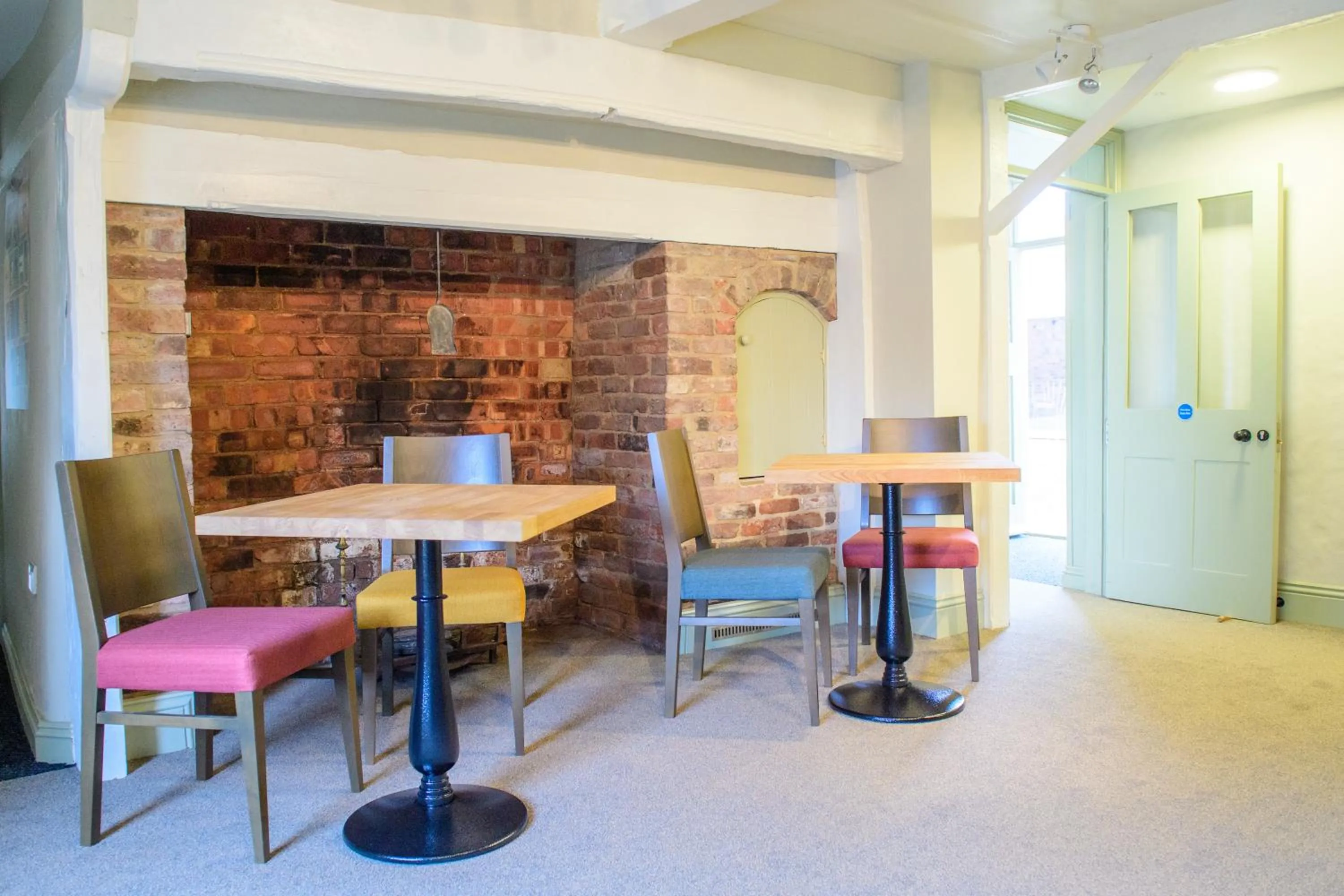 Restaurant/places to eat in The Old Kings Head