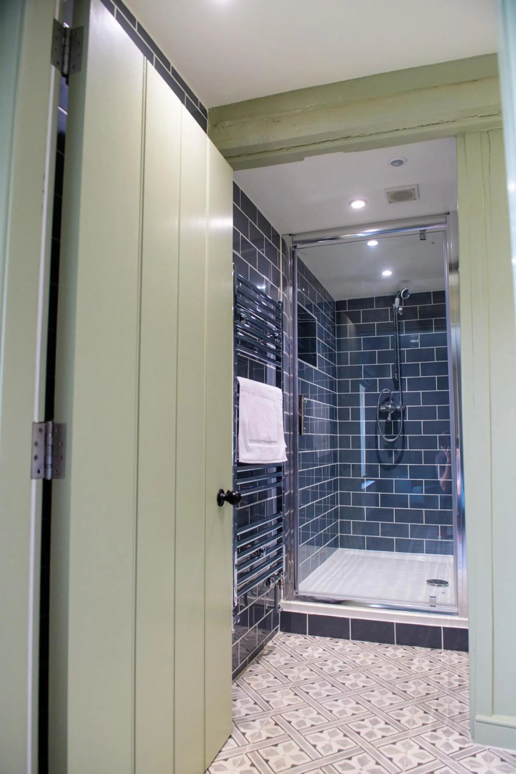 Bathroom in The Old Kings Head