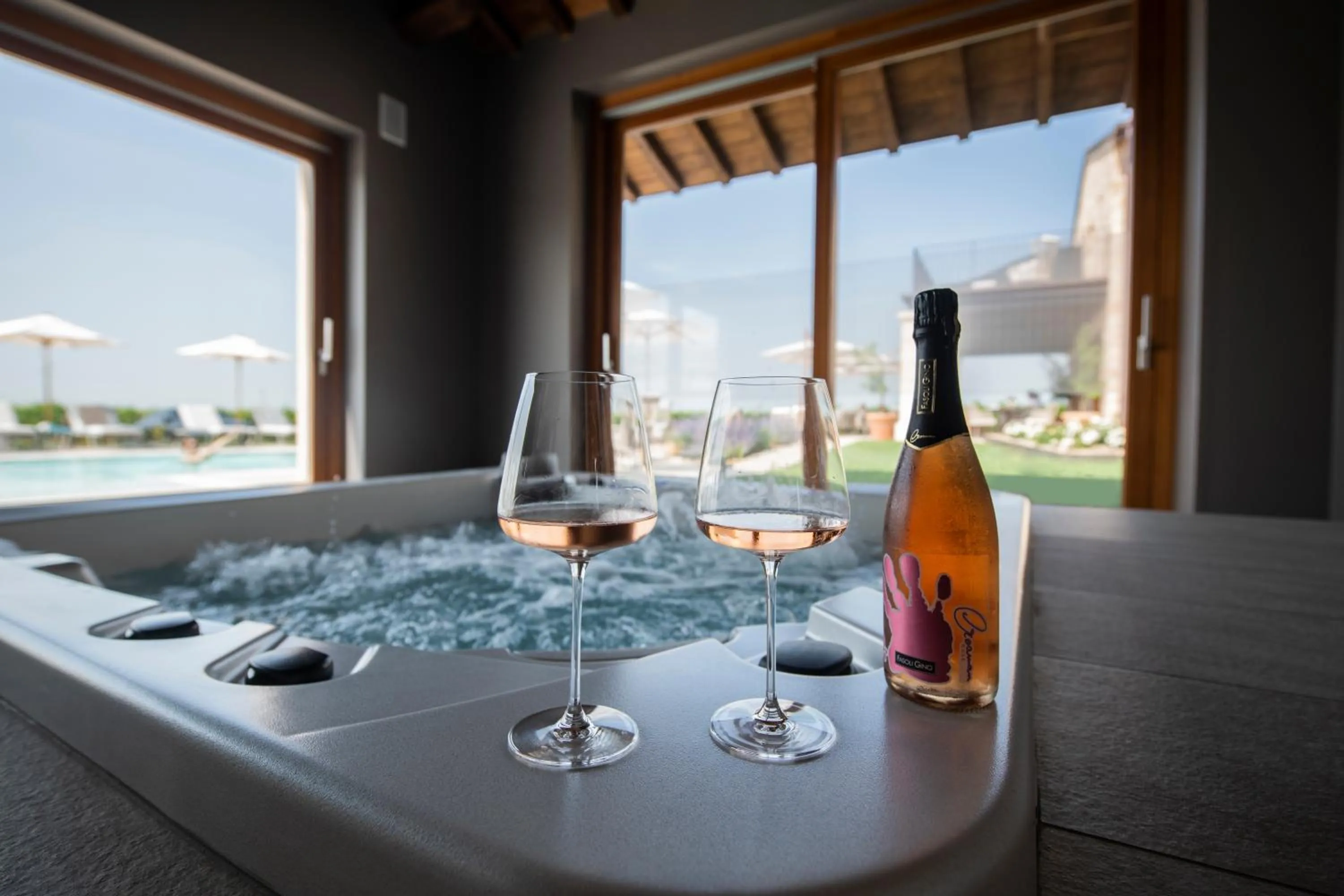 Hot Tub in Magari Estates Boutique Hotel