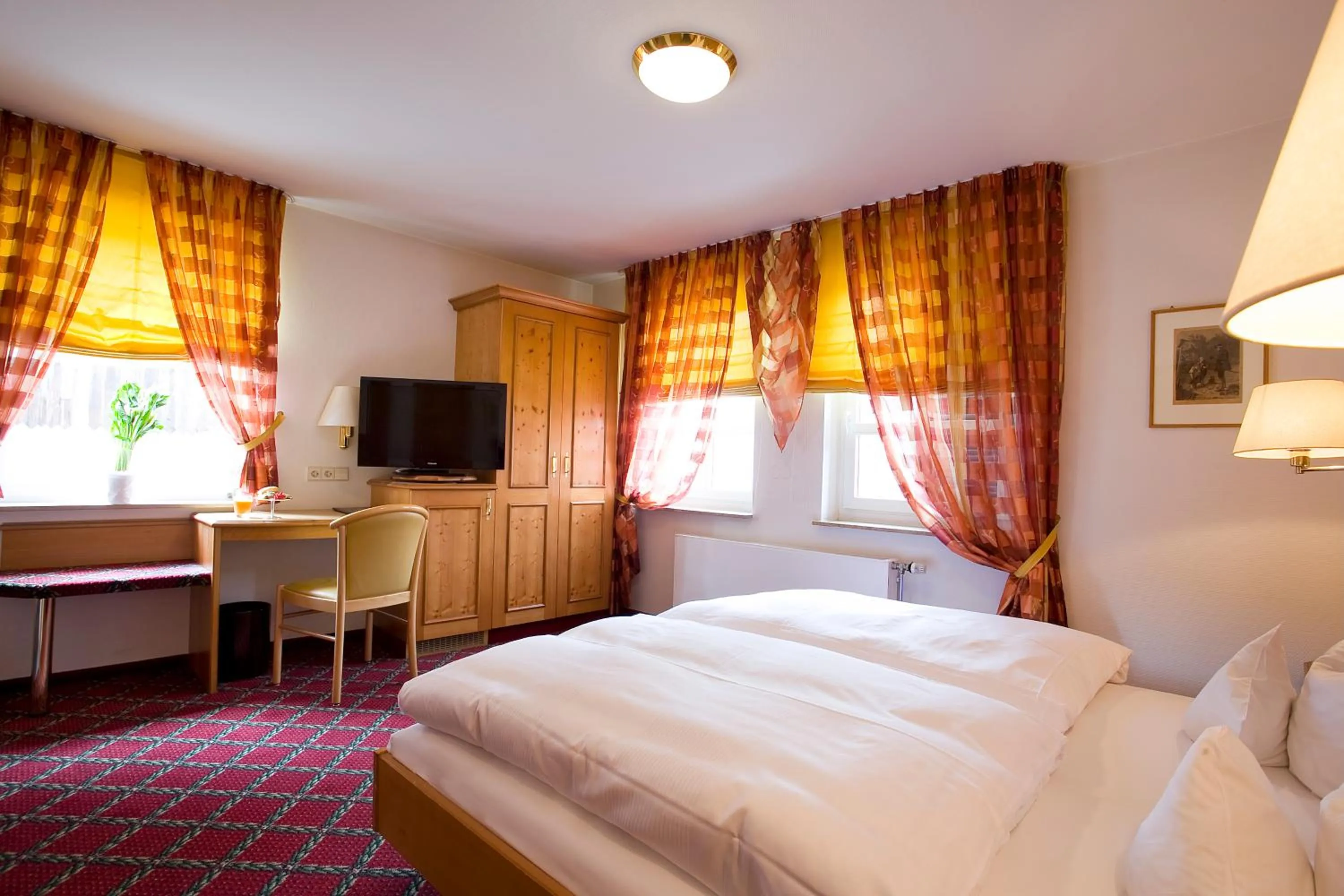 Bed in Hotel Traube nähe Messe Stuttgart