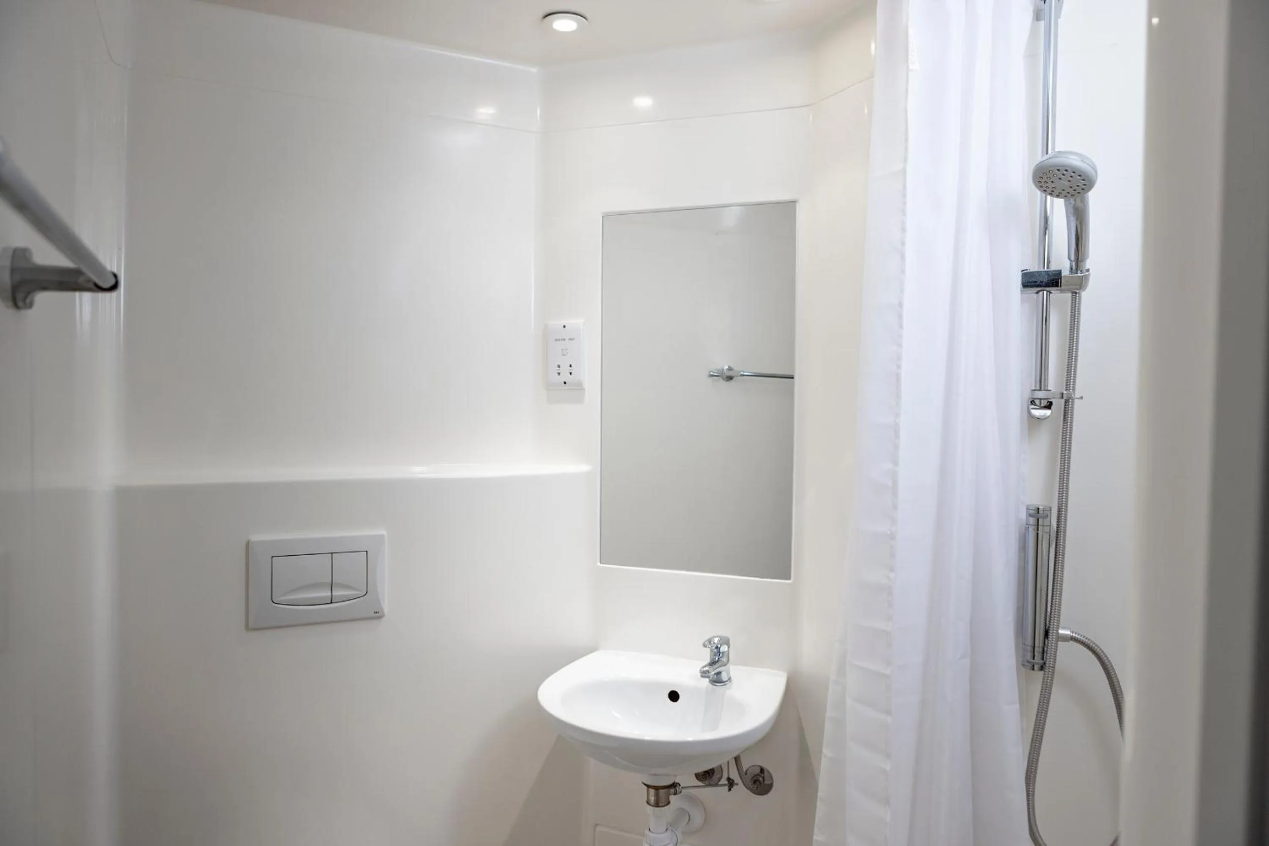 Shower in Wenlock Court