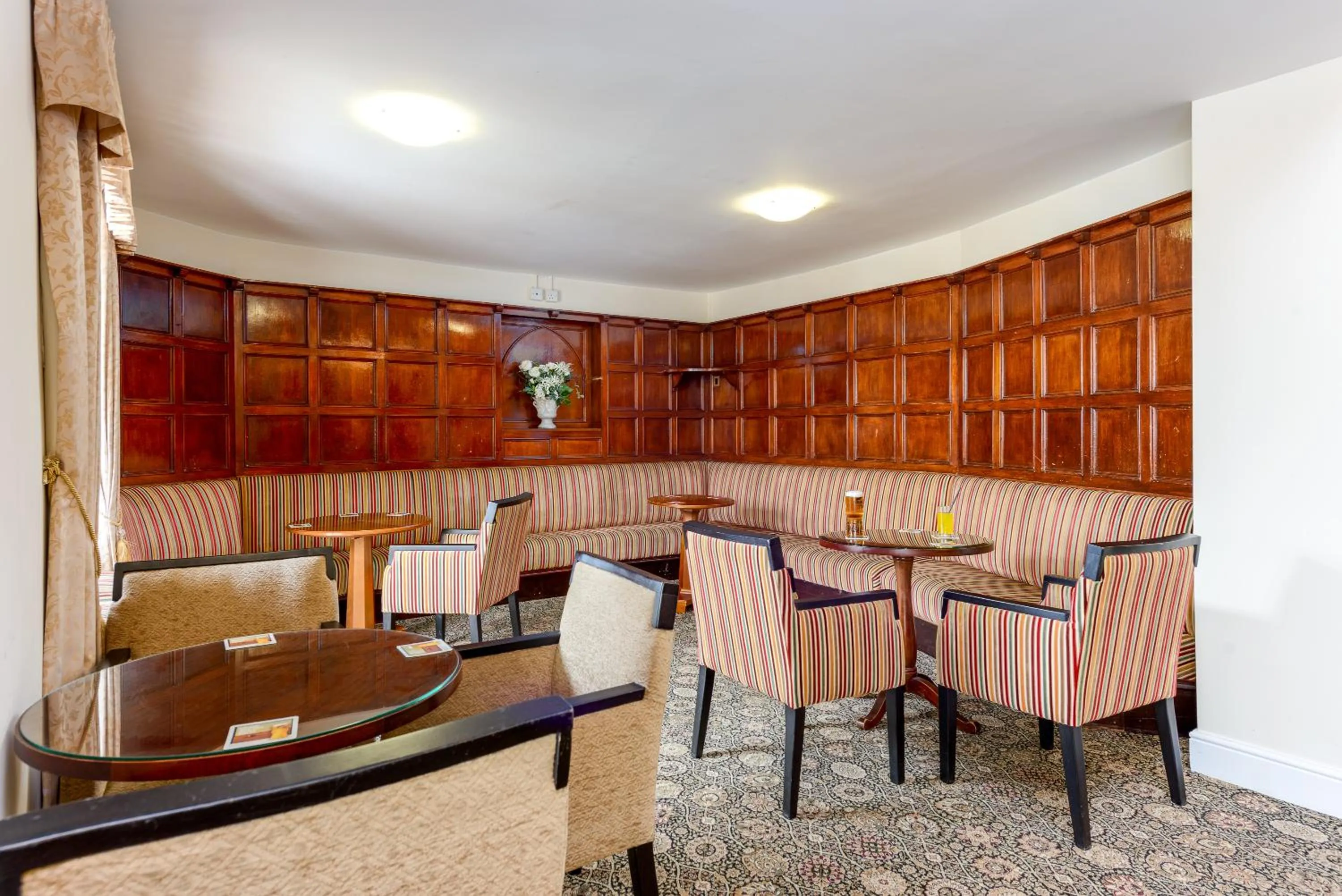 Lounge or bar in Daish's Hotel