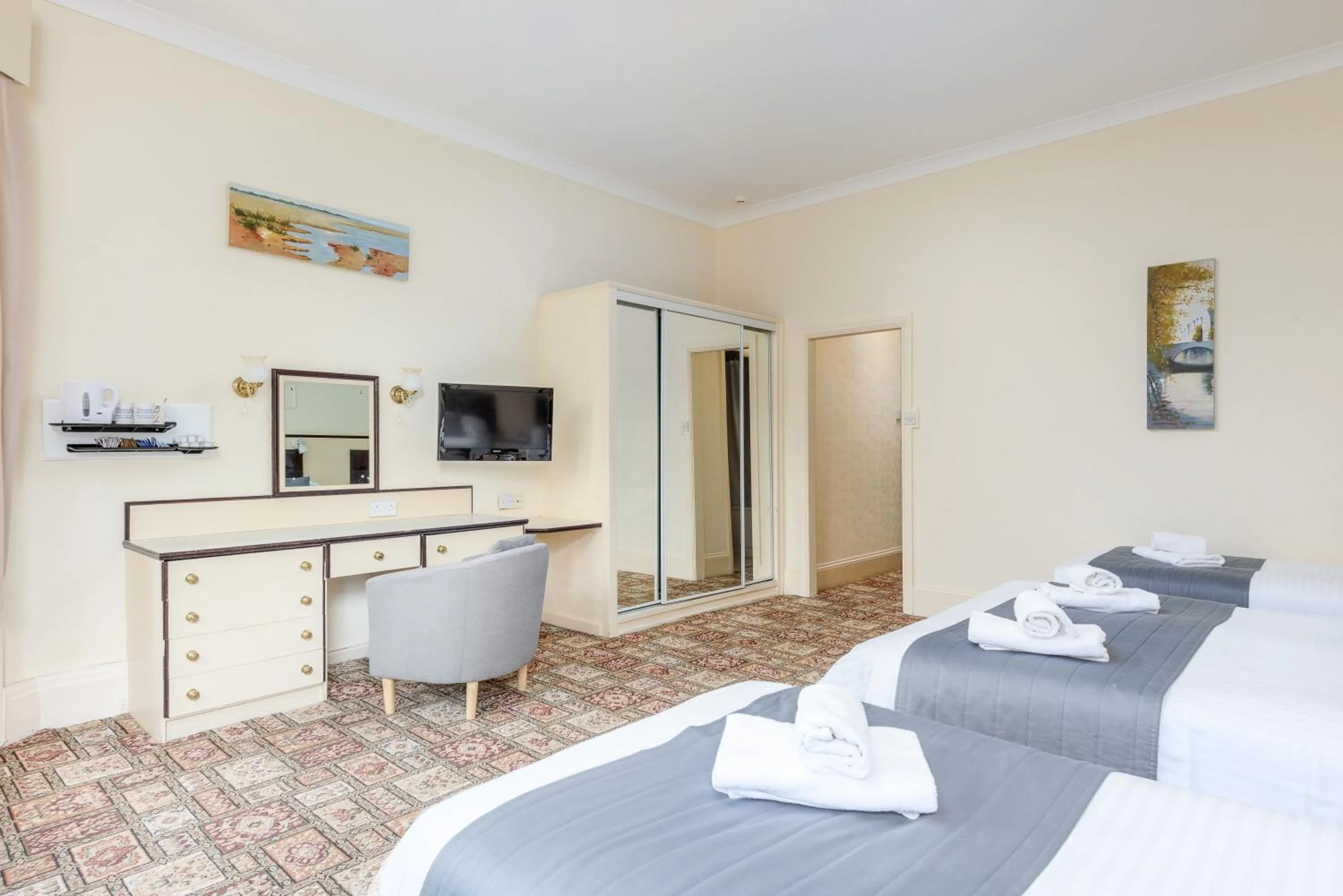 Bed in Devonshire Hotel