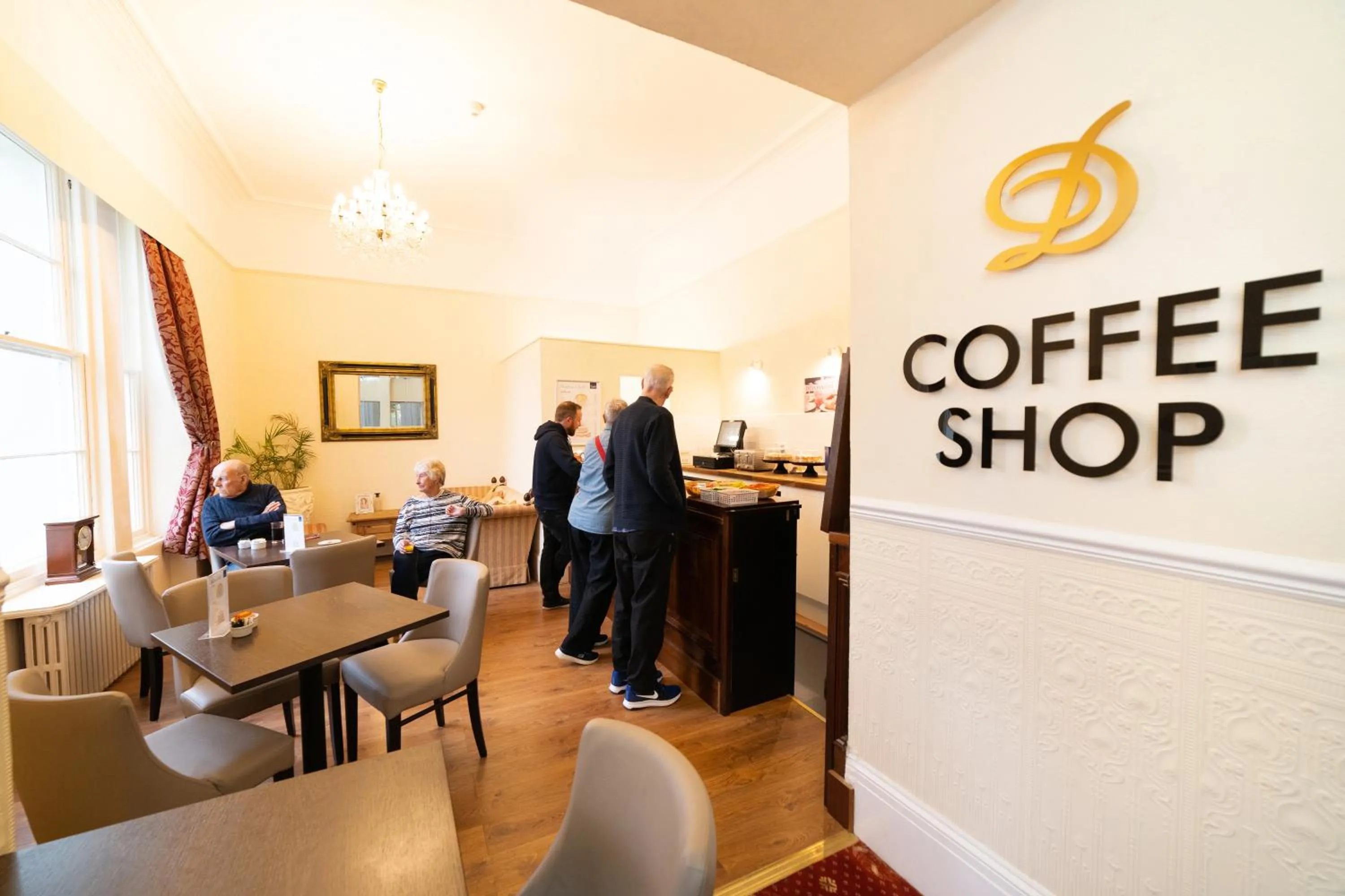 Restaurant/places to eat in Devonshire Hotel