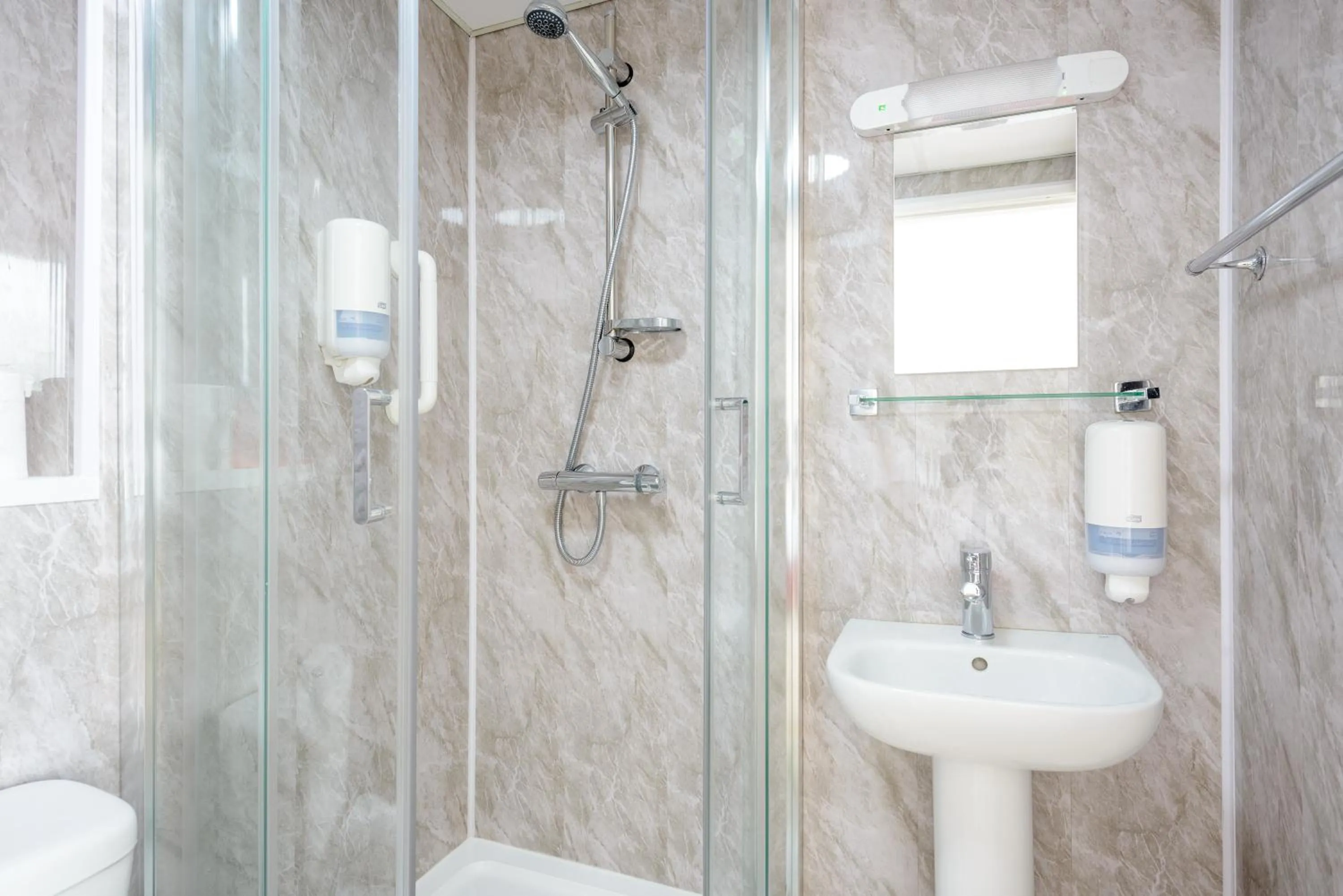 Shower in Somerset Hotel