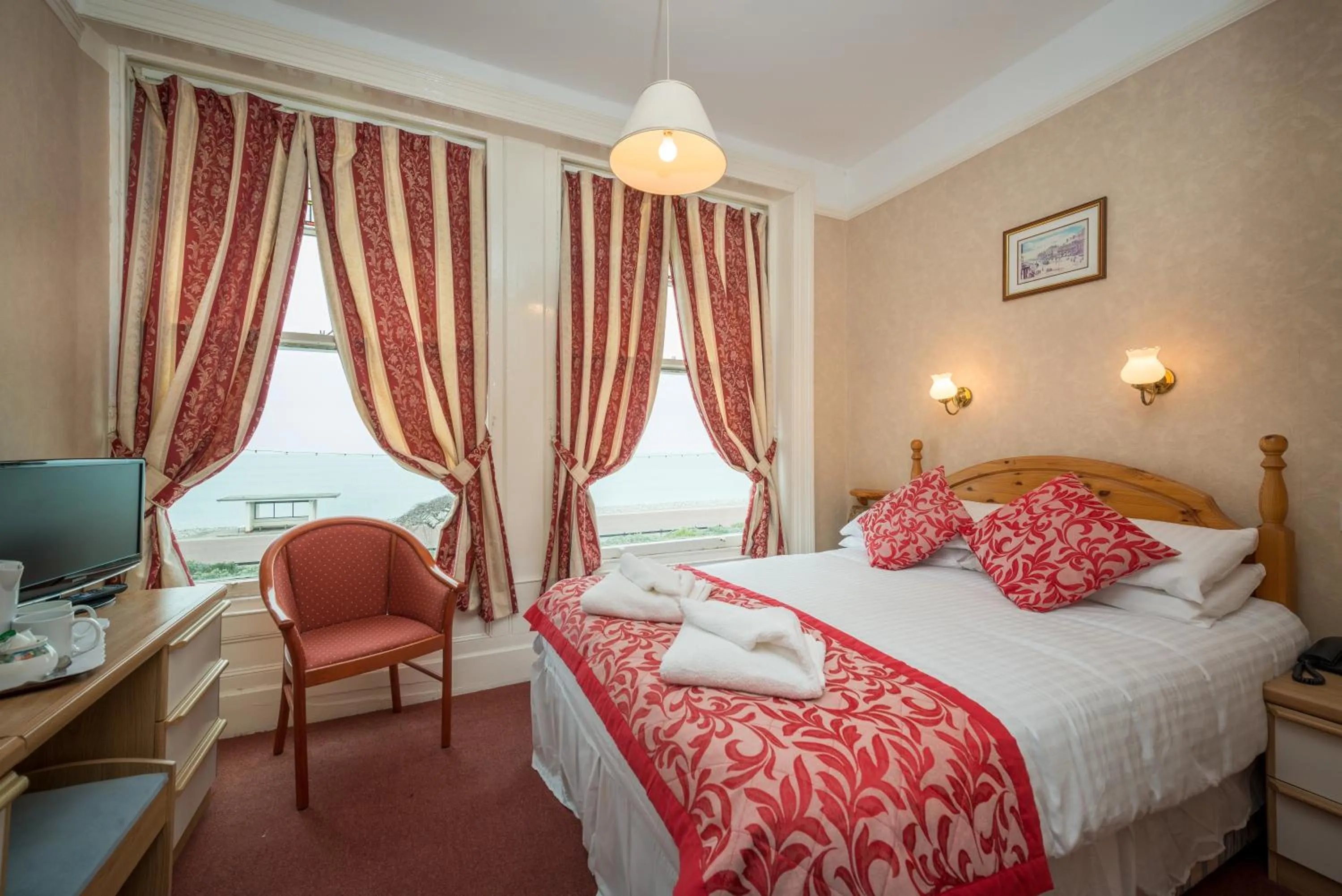 Photo of the whole room in Somerset Hotel