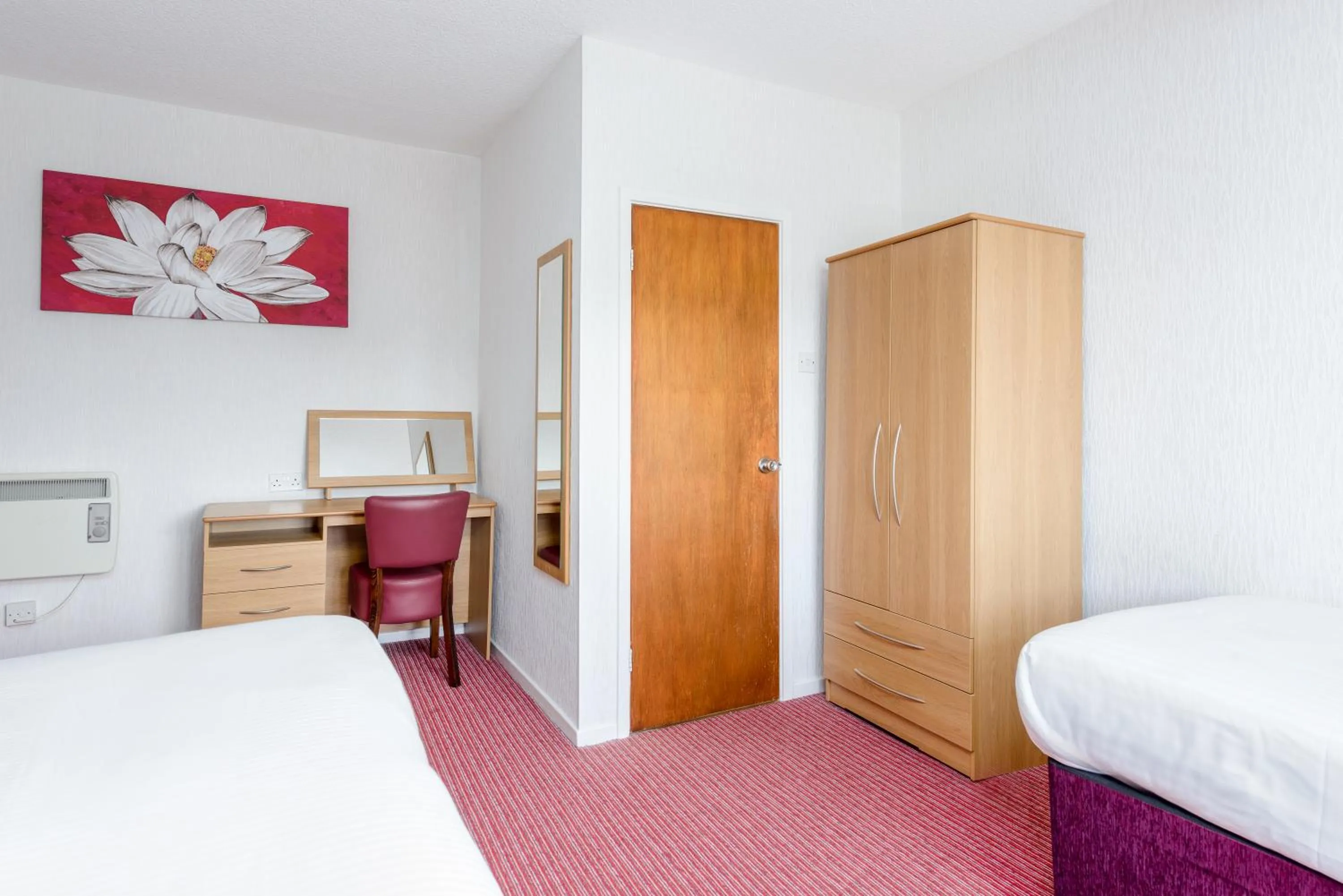 Bed in Somerset Hotel