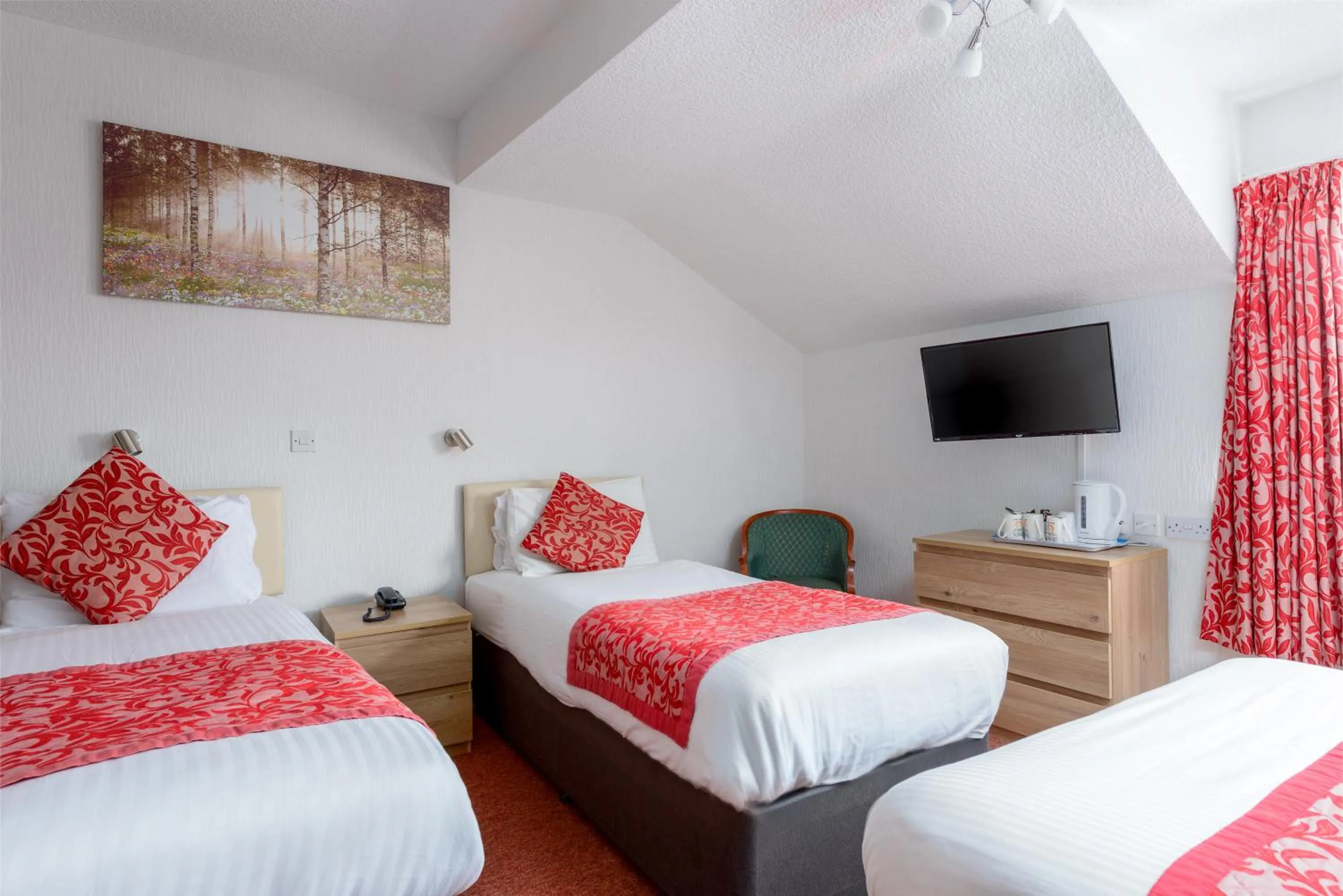 Bed in Somerset Hotel