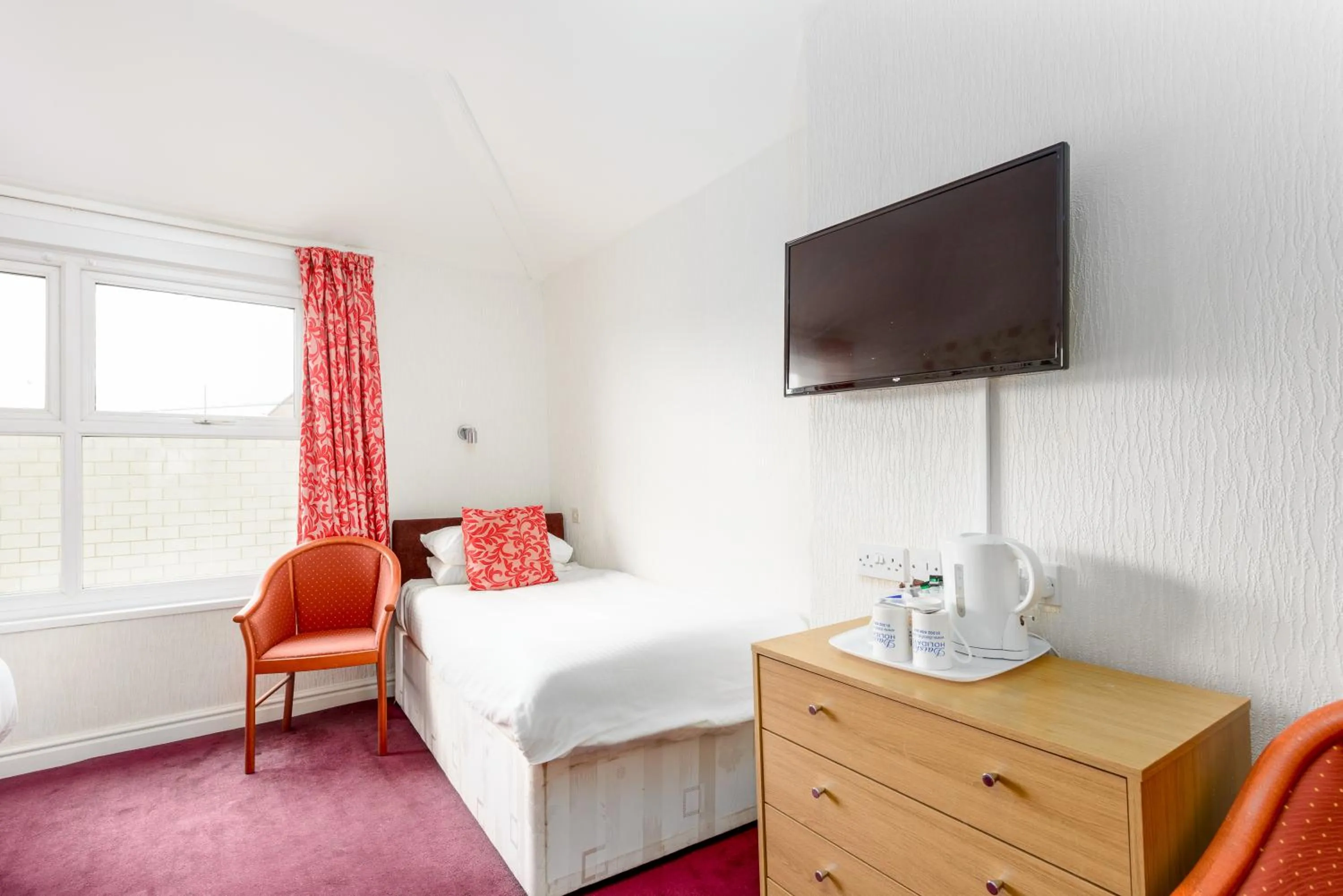 Bed in Somerset Hotel